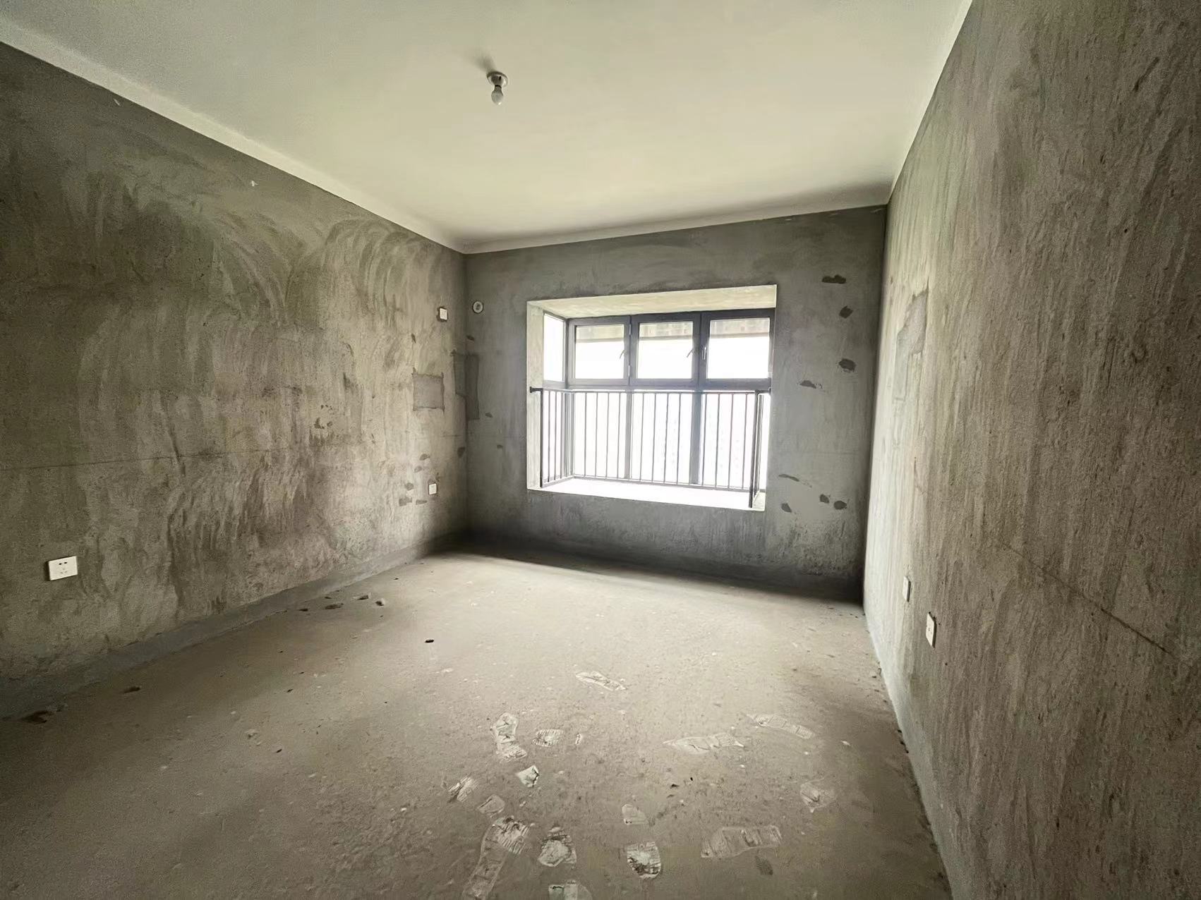 华强城 3室2厅2卫 123.00m&sup2;
