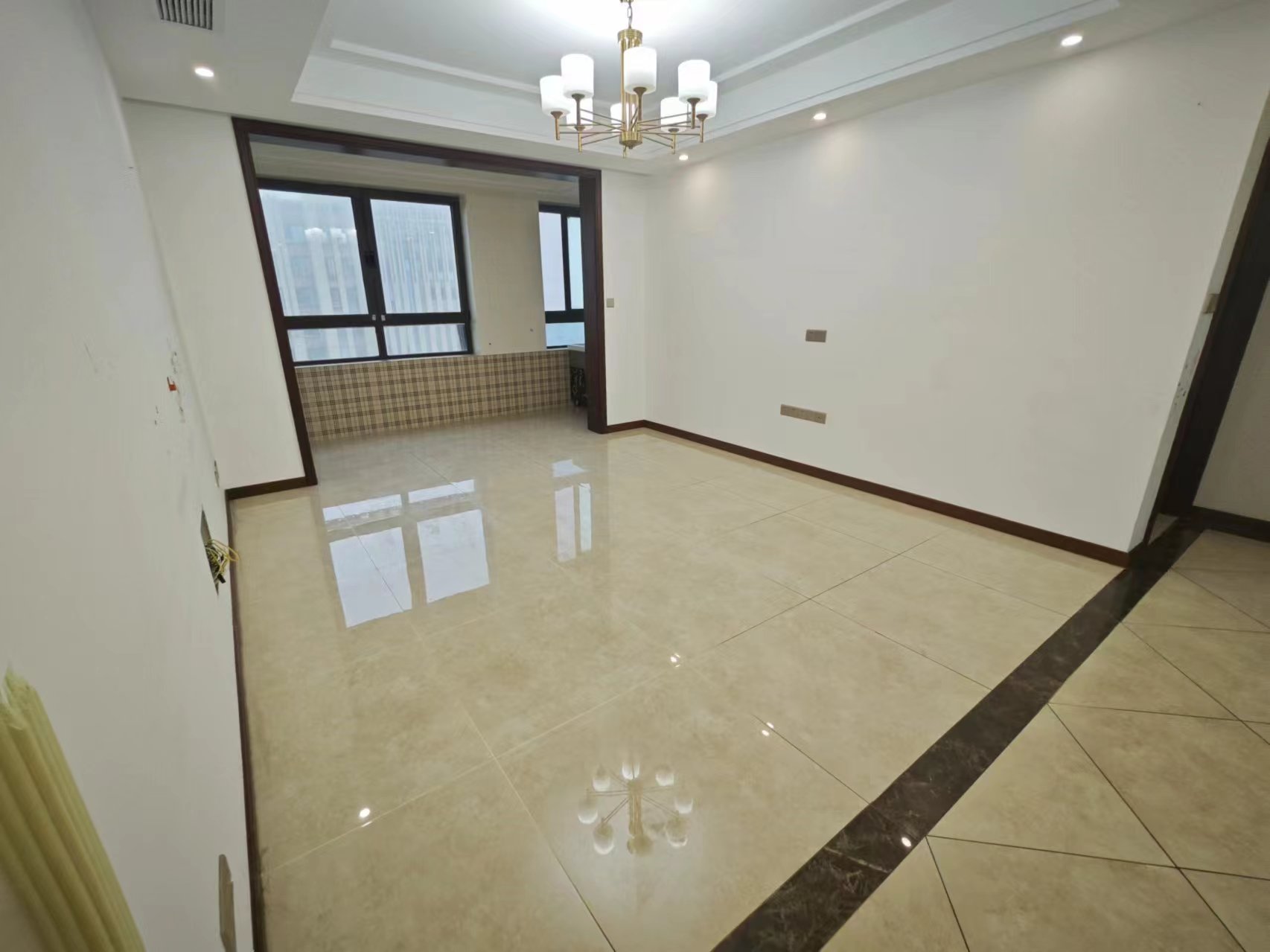 星光耀广场 3室2厅2卫 117m&sup2;