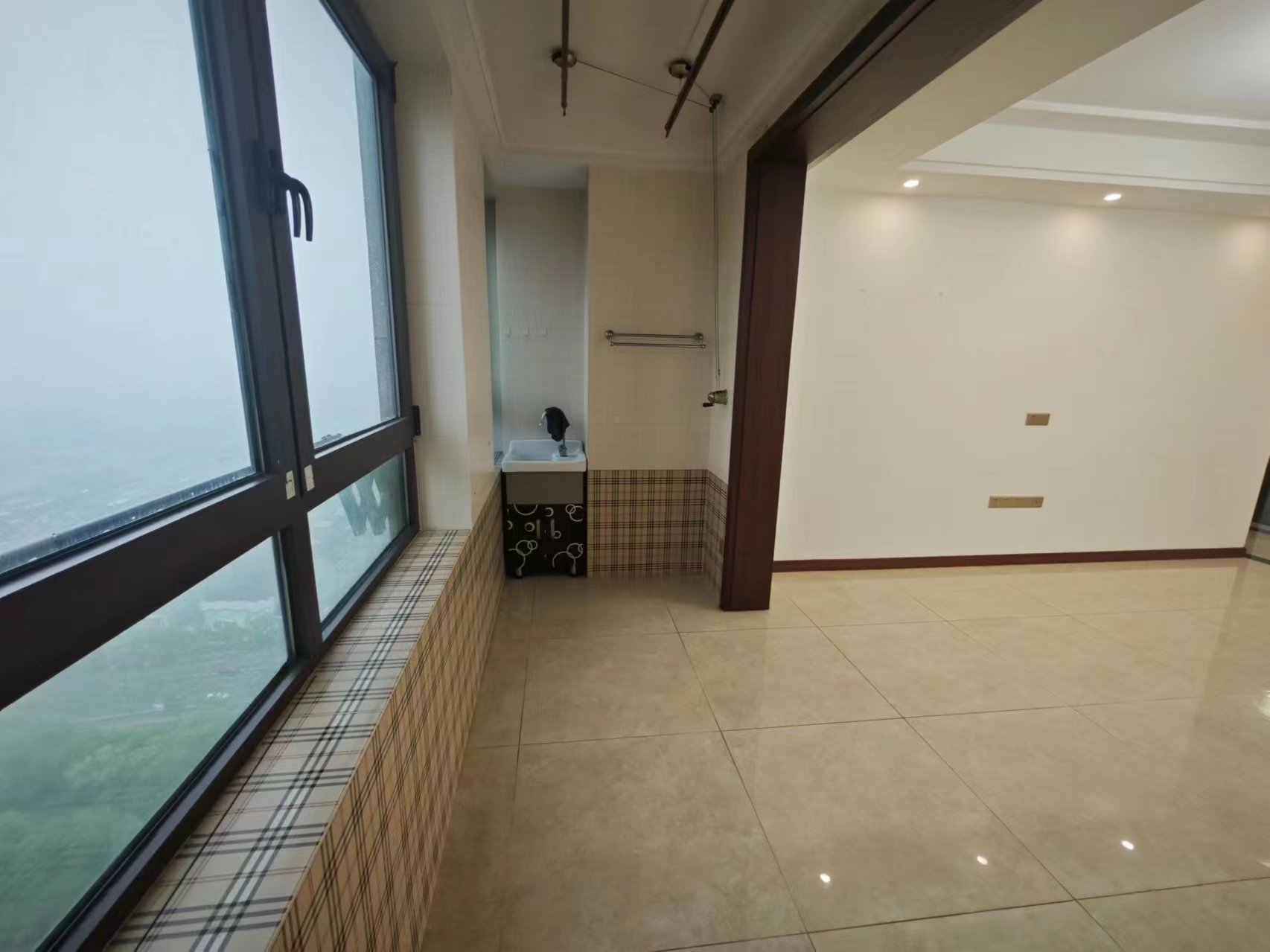 星光耀广场 3室2厅2卫 117m&sup2;