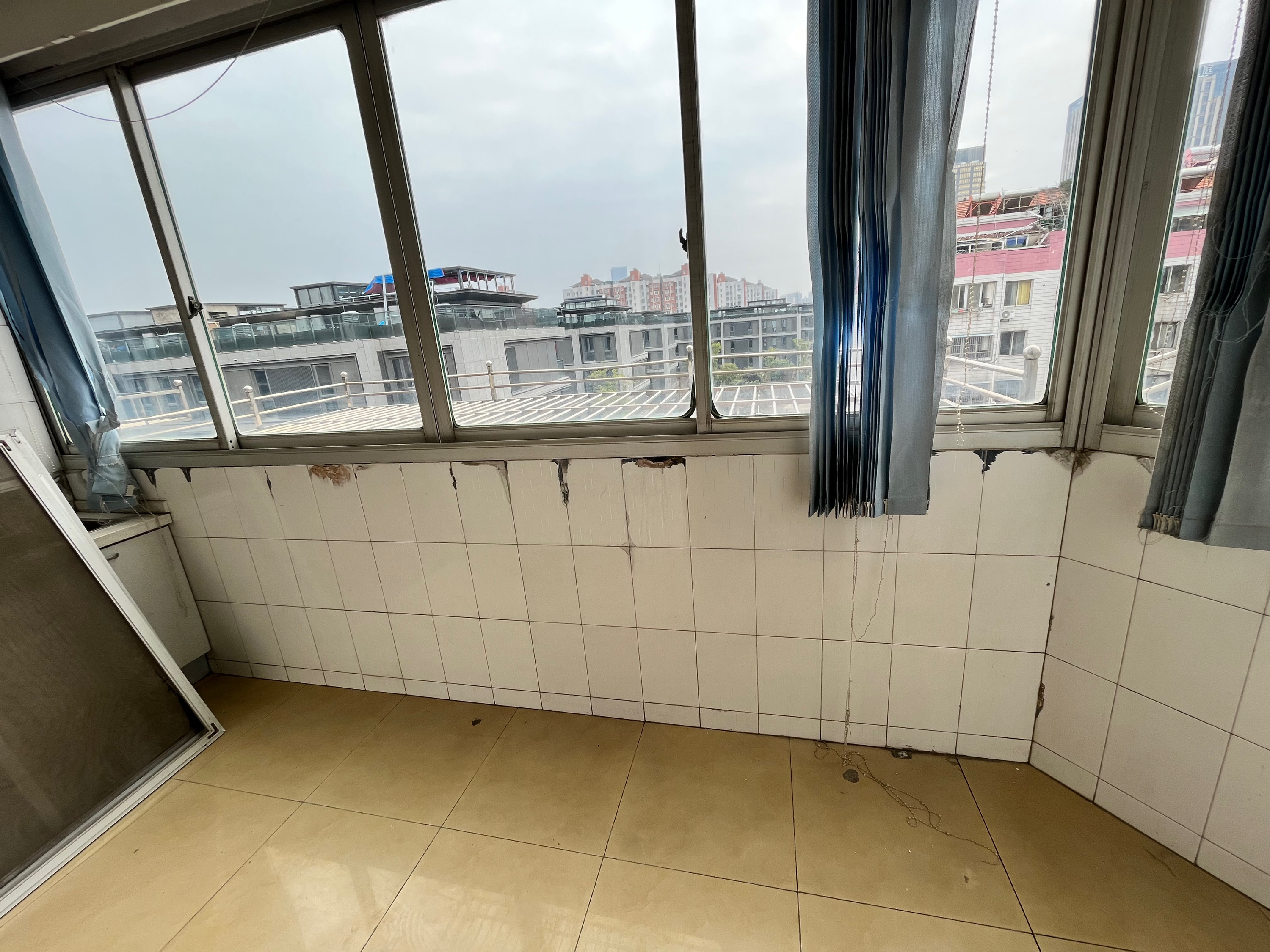 城东小区 3室2厅1卫 112m&sup2;