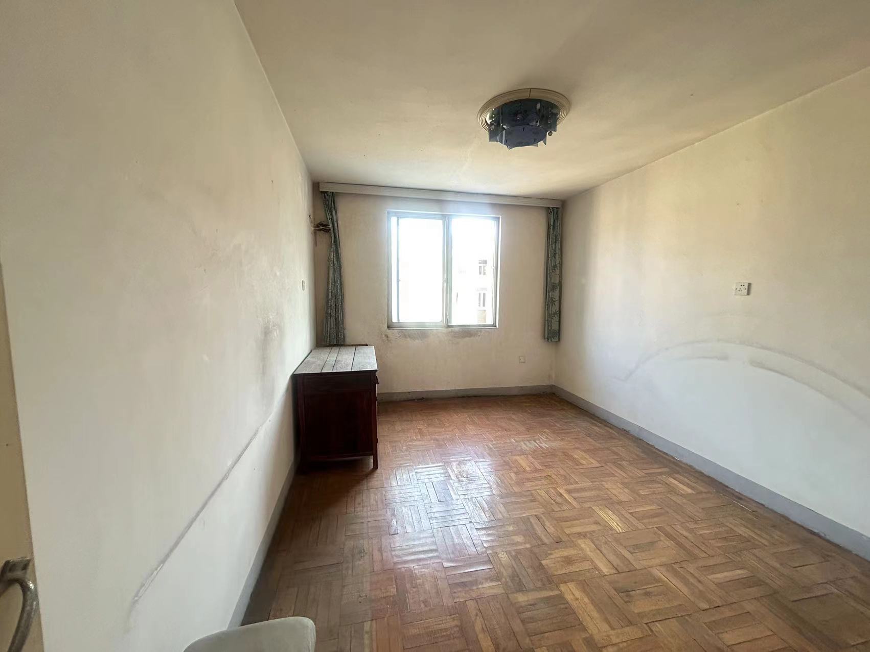 城港新村 3室1厅1卫 78m&sup2;
