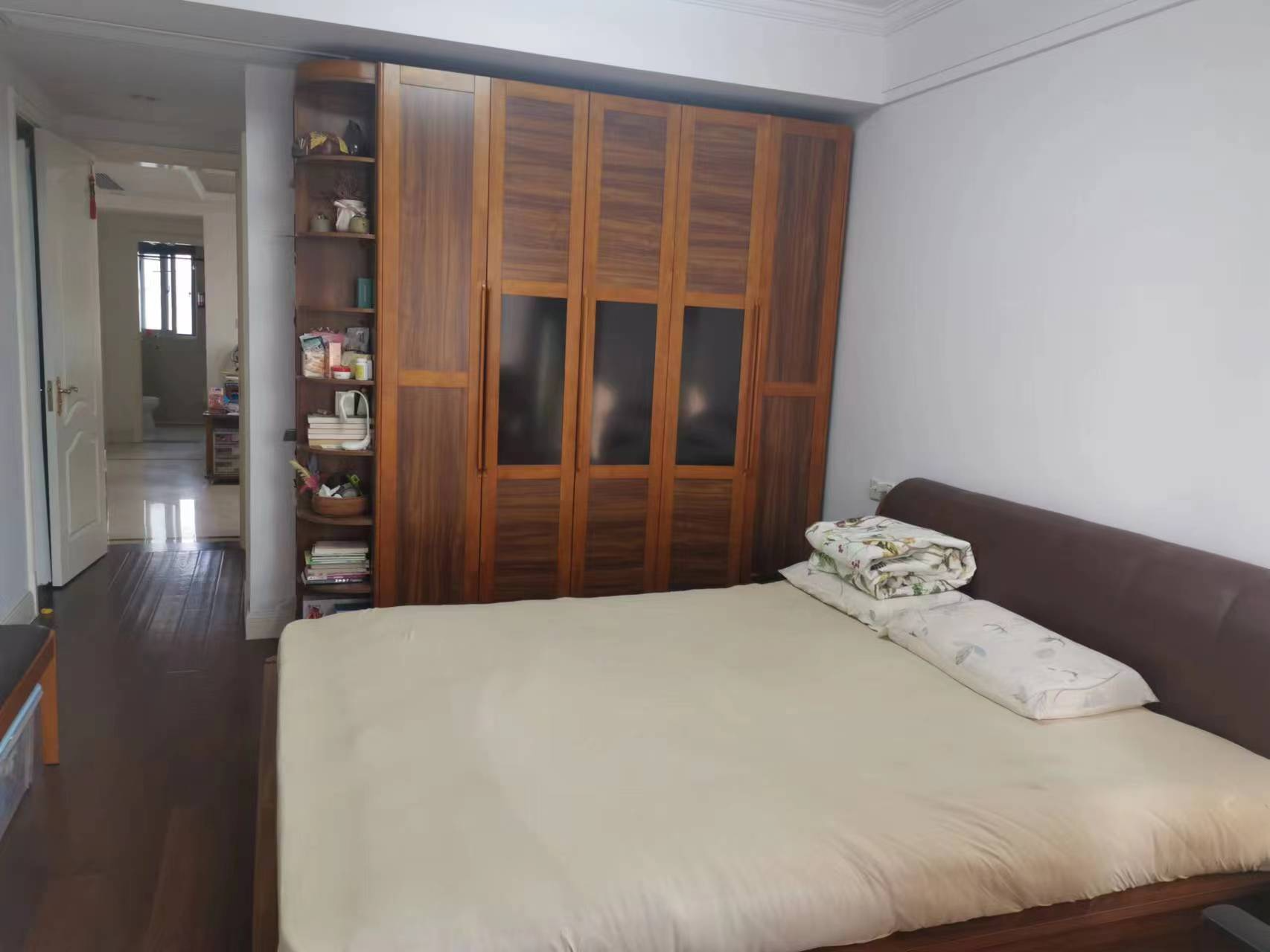 中南世纪花城三期 4室2厅2卫 140m&sup2;