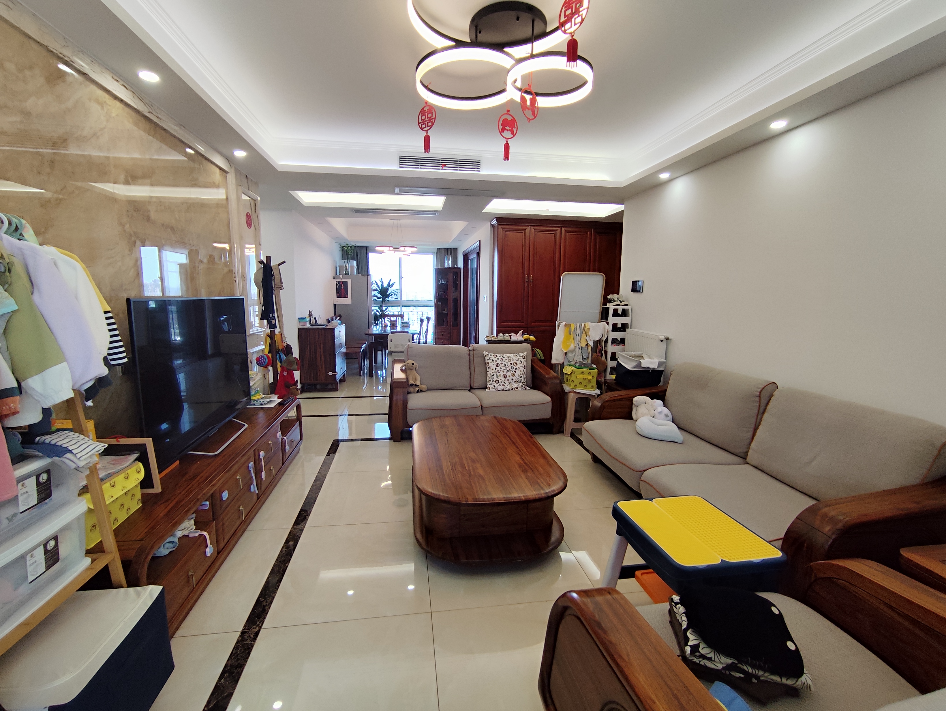 中南世纪花城三期 4室2厅2卫 165m²