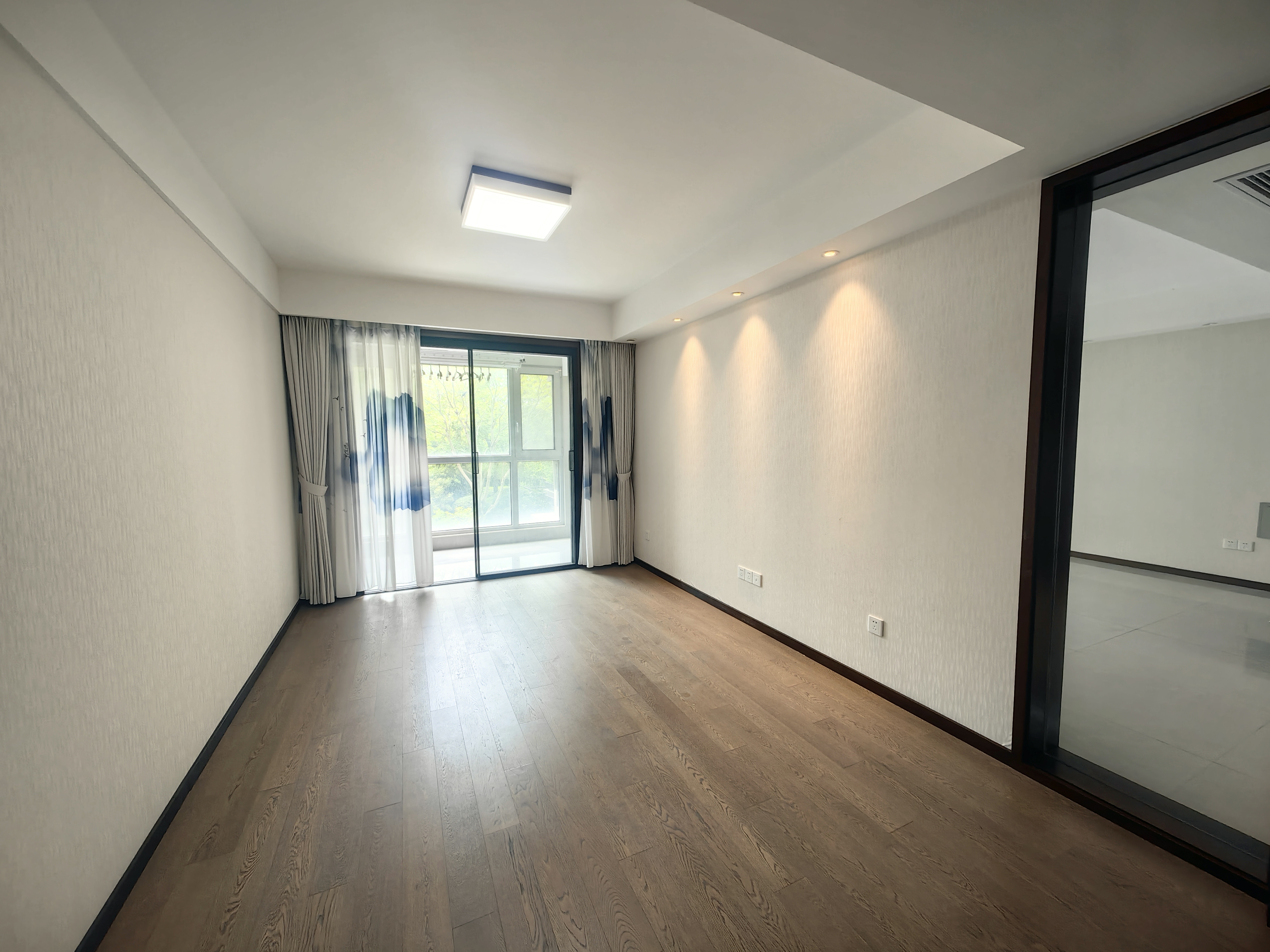城市嘉苑 4室2厅2卫 204.00m&sup2;