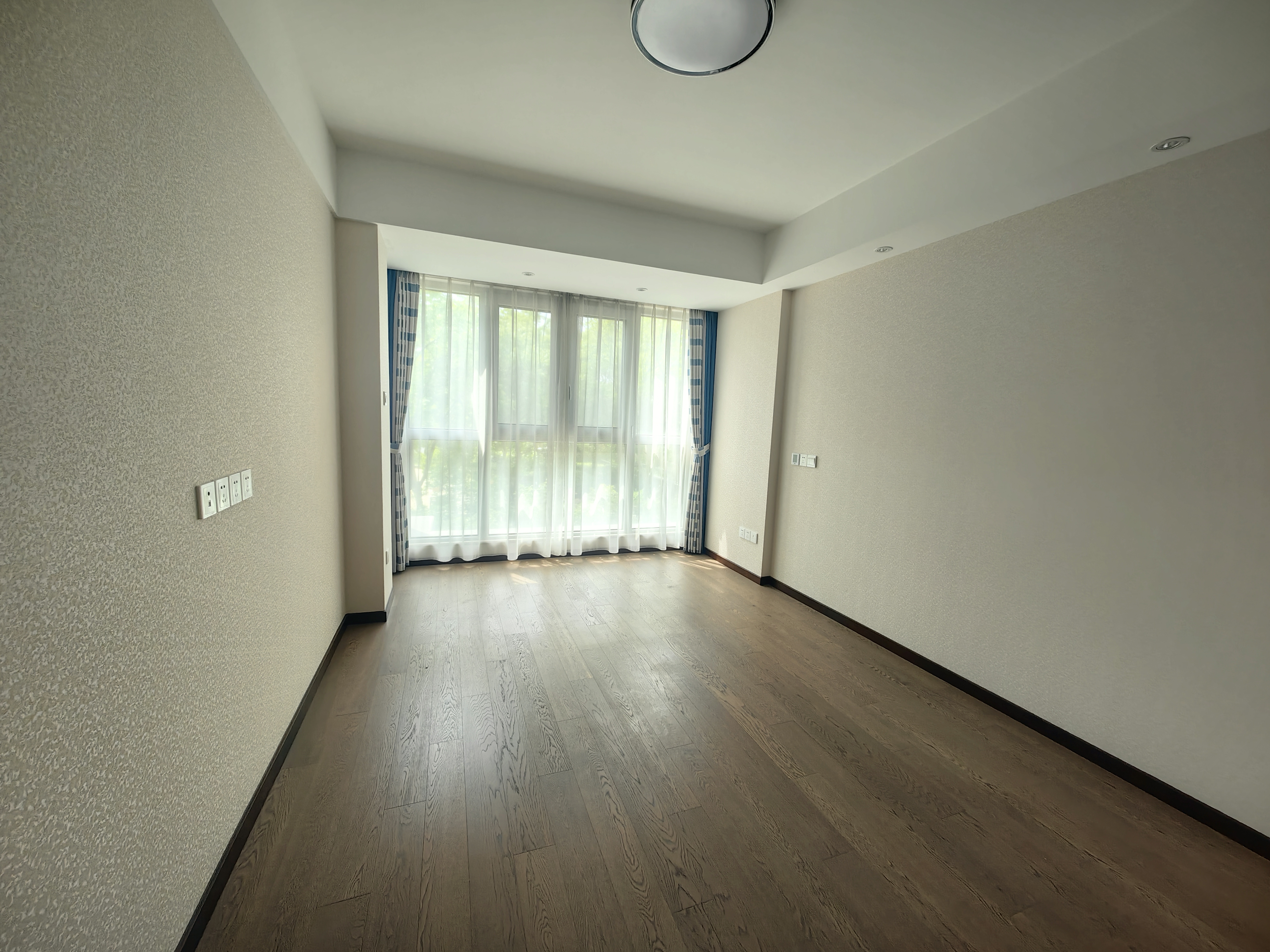 城市嘉苑 4室2厅2卫 204.00m&sup2;