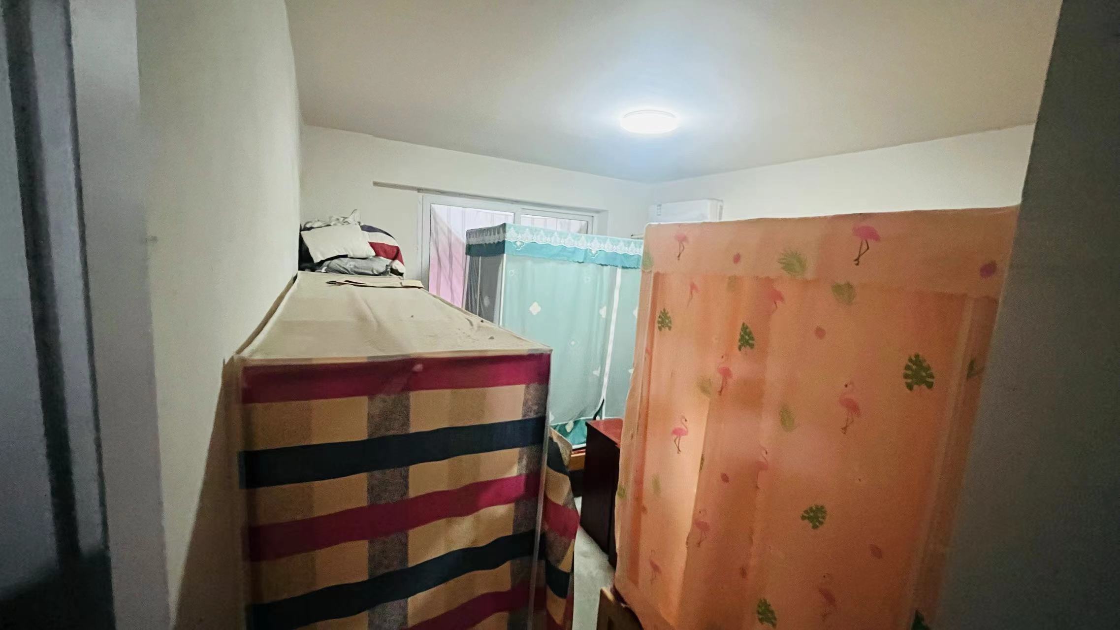 中港城世家 4室2厅2卫 189m&sup2;