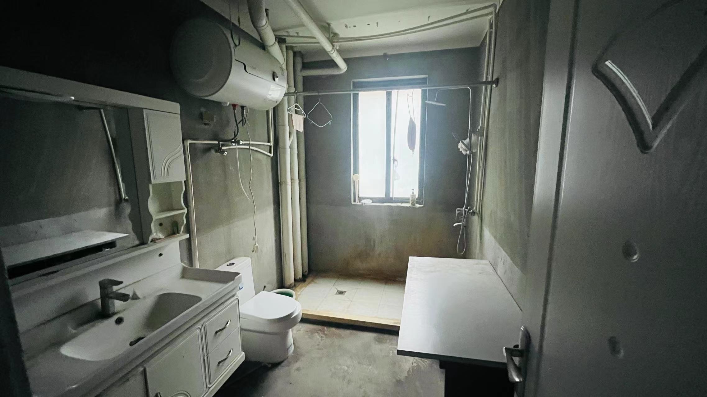中港城世家 4室2厅2卫 189m&sup2;
