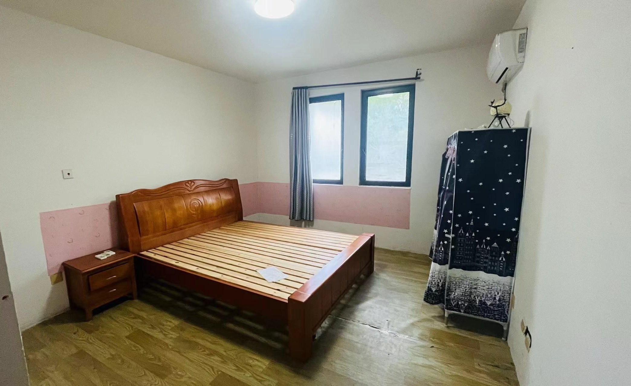 中港城世家 4室2厅2卫 189m&sup2;