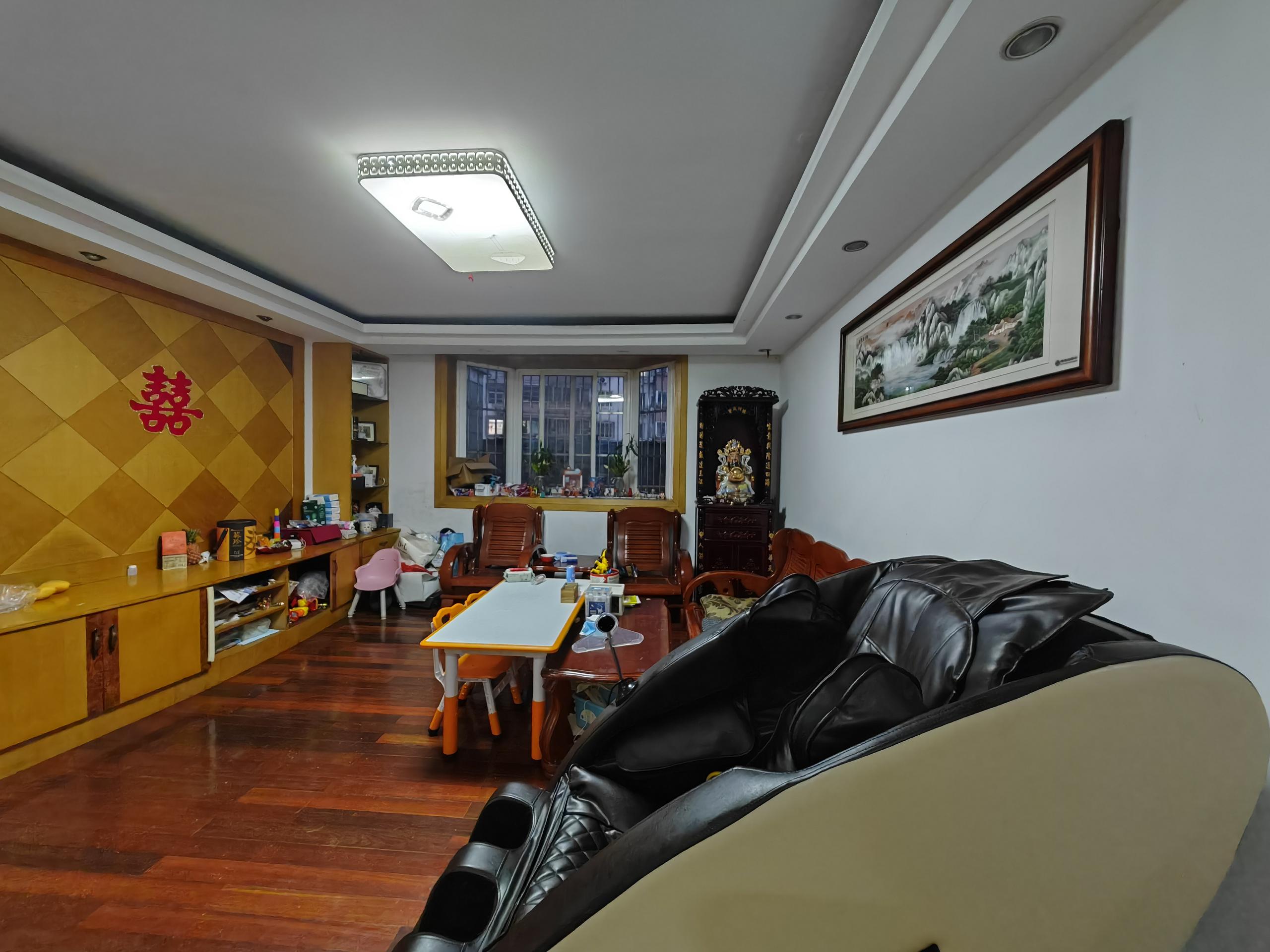 众和花园 3室2厅1卫 145.83m²