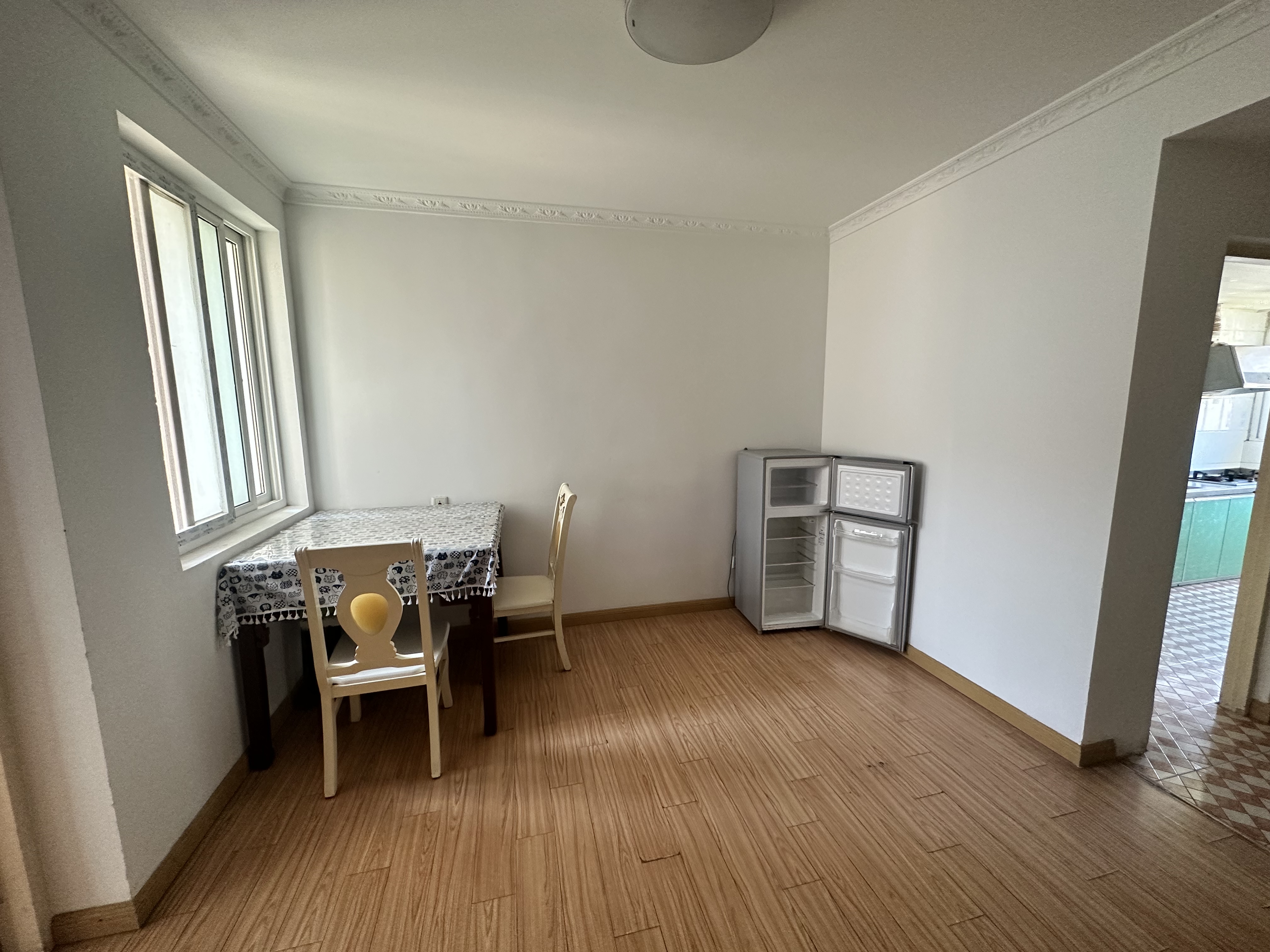 紫东花苑 1室1厅1卫 55m&sup2;