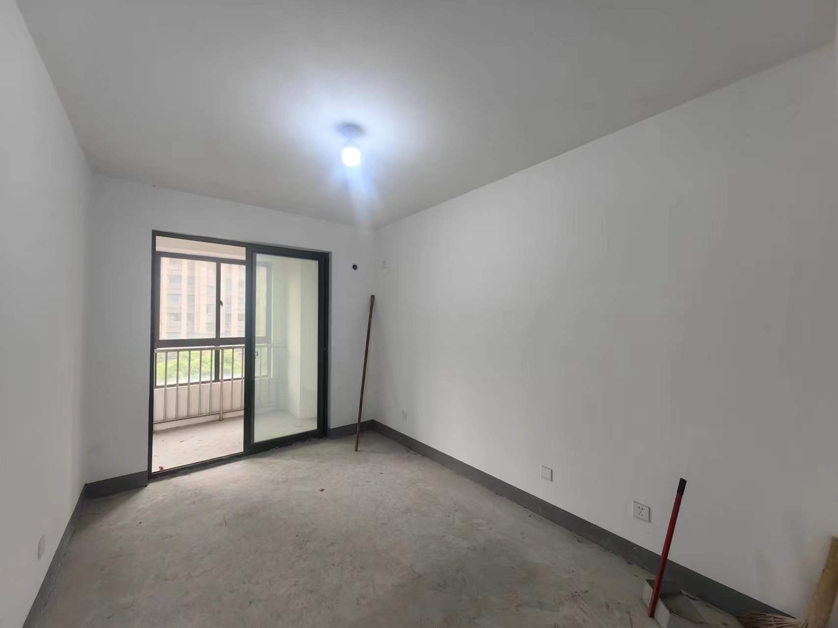 兴石花园 3室2厅1卫 105m&sup2;