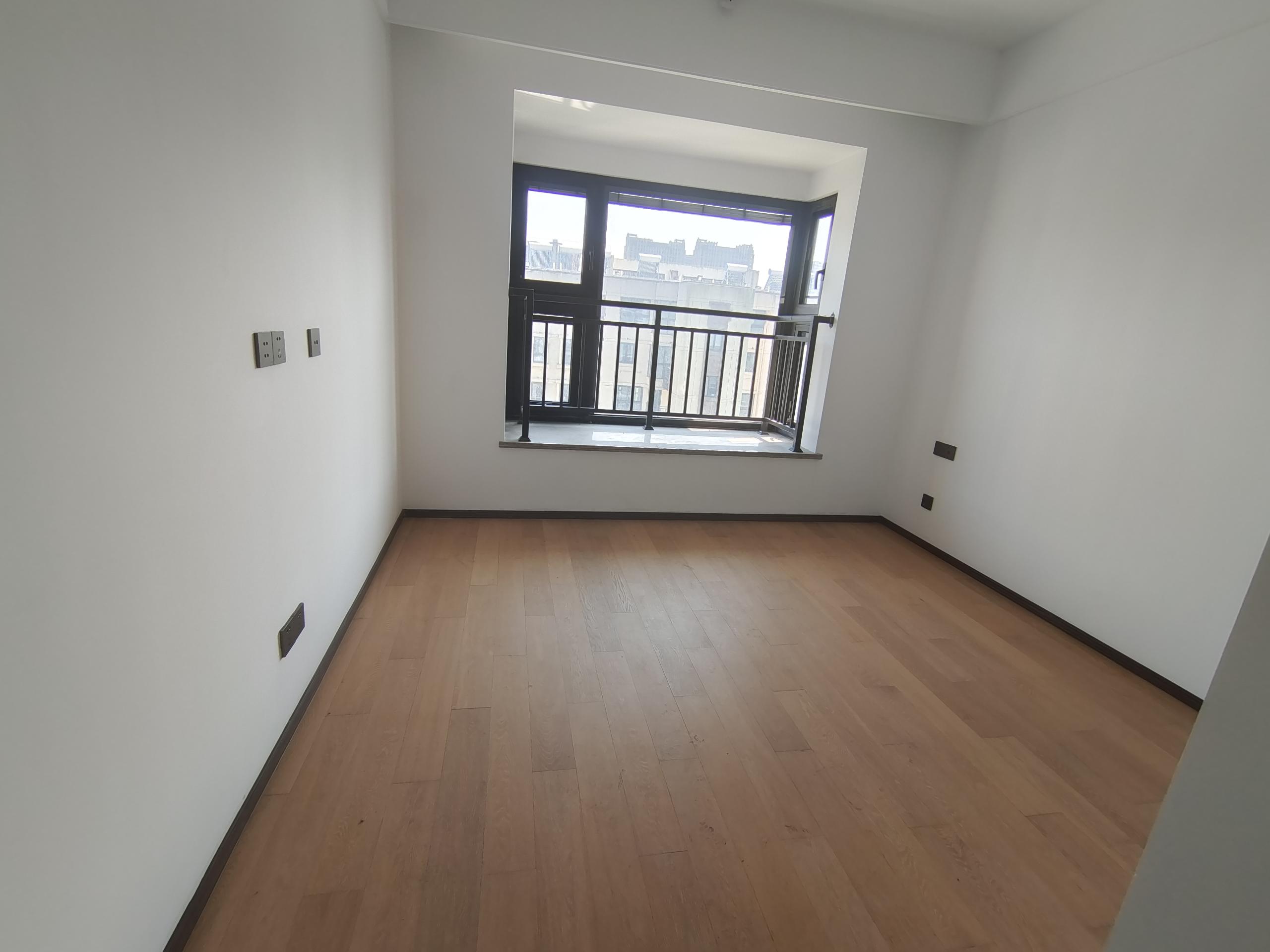 春风南岸西园 4室2厅3卫 167.00m&sup2;