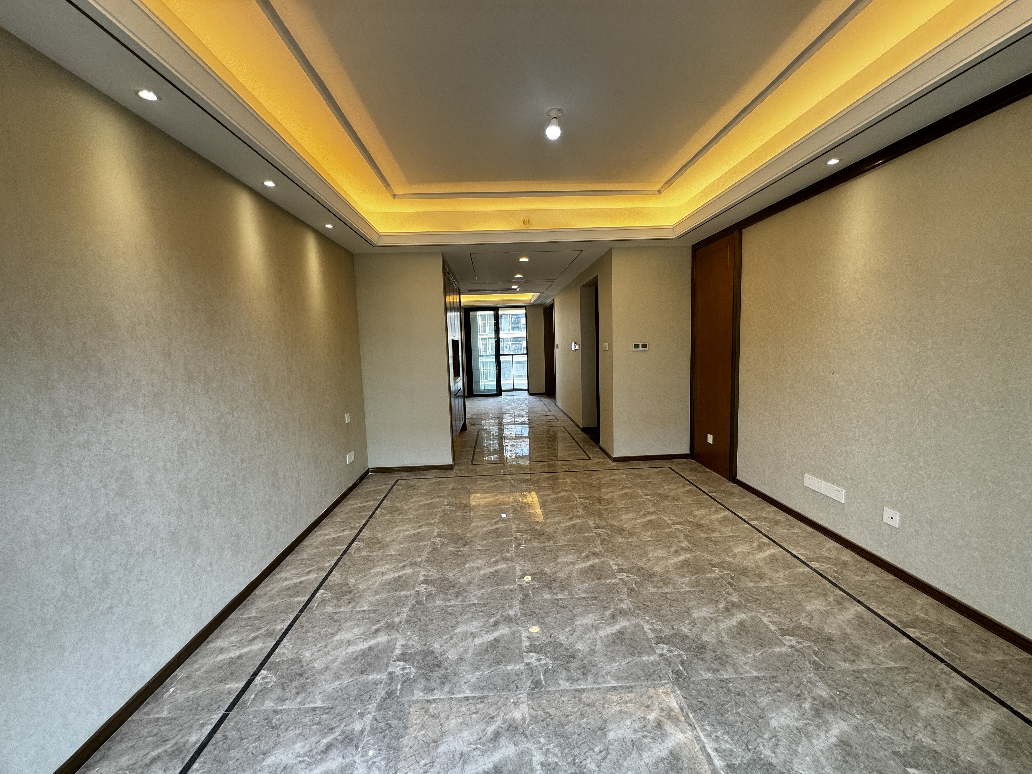 绿城沁园 3室2厅2卫 135m²