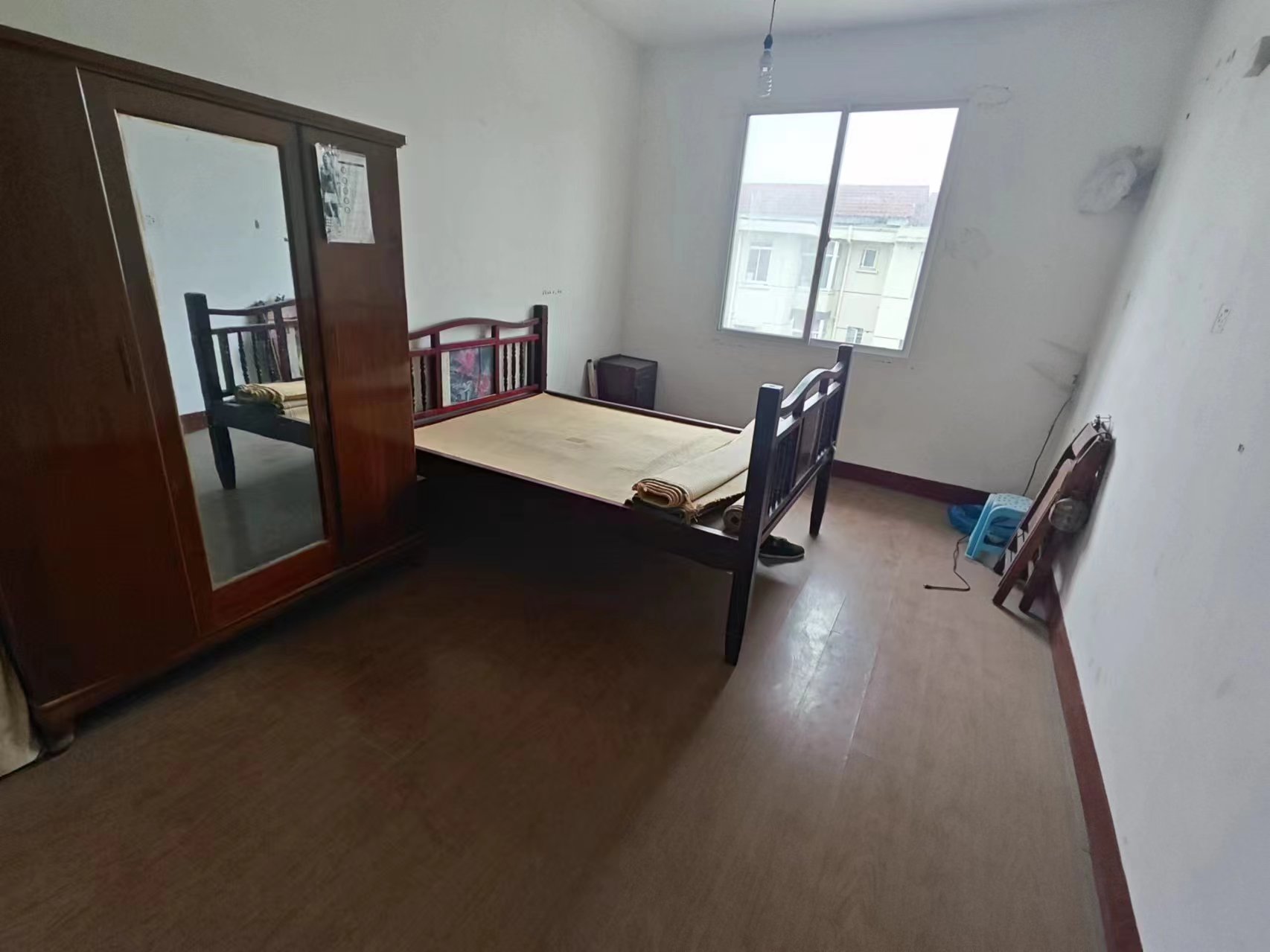 易家桥新村 2室1厅1卫 66m&sup2;