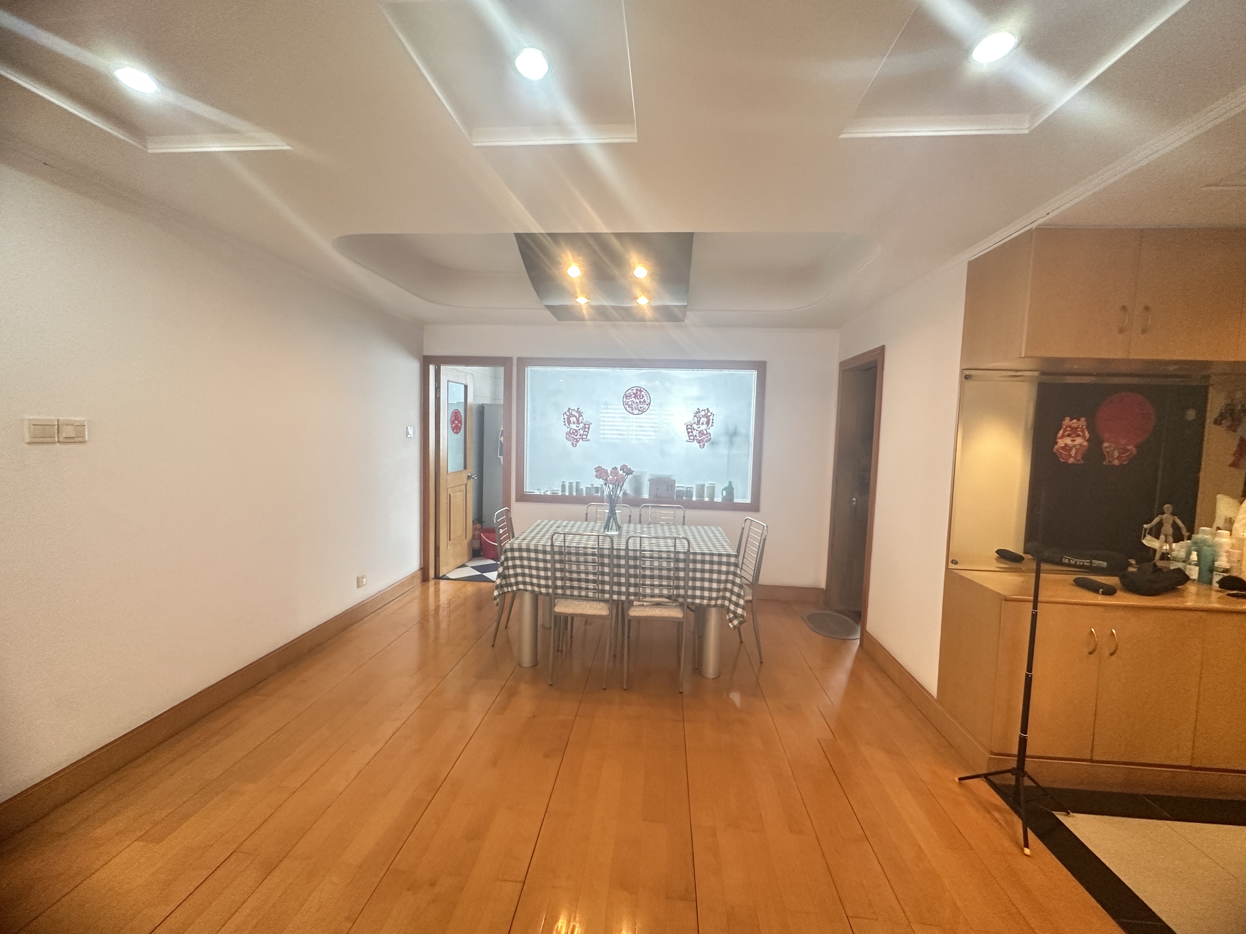 新海通花园 3室2厅1卫 121.92m&sup2;