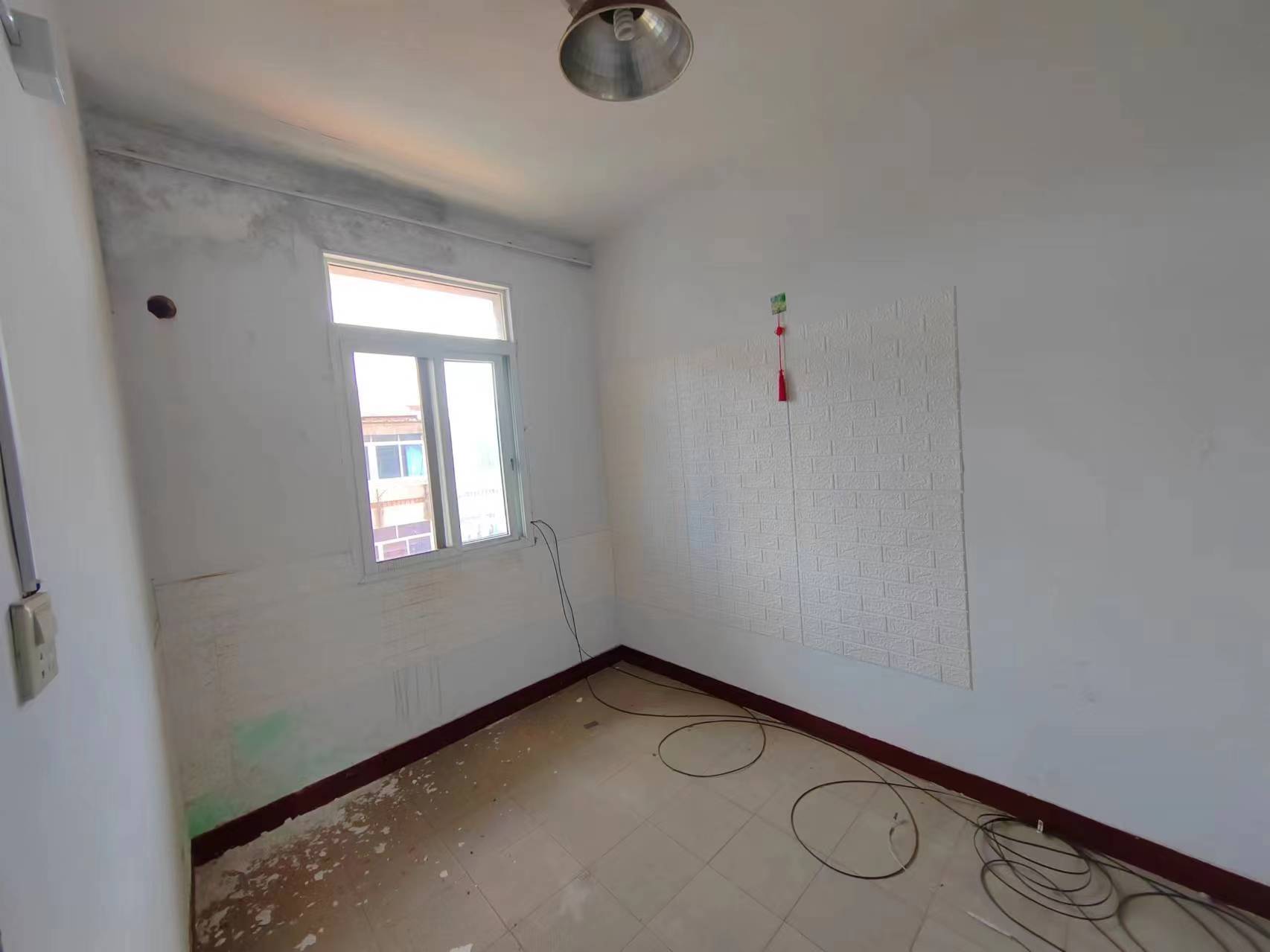 师范桥新村 2室1厅1卫 60m&sup2;