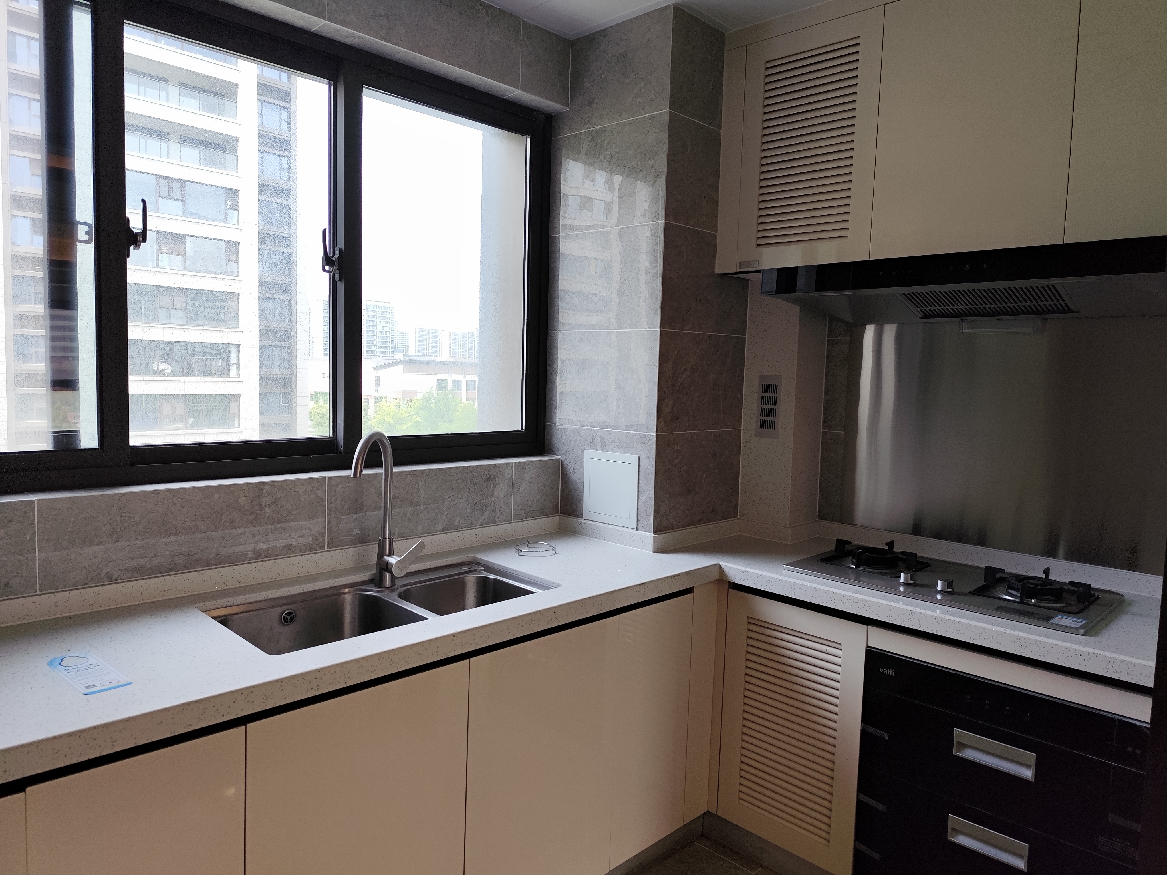远创东樾 3室2厅2卫 124.19m²