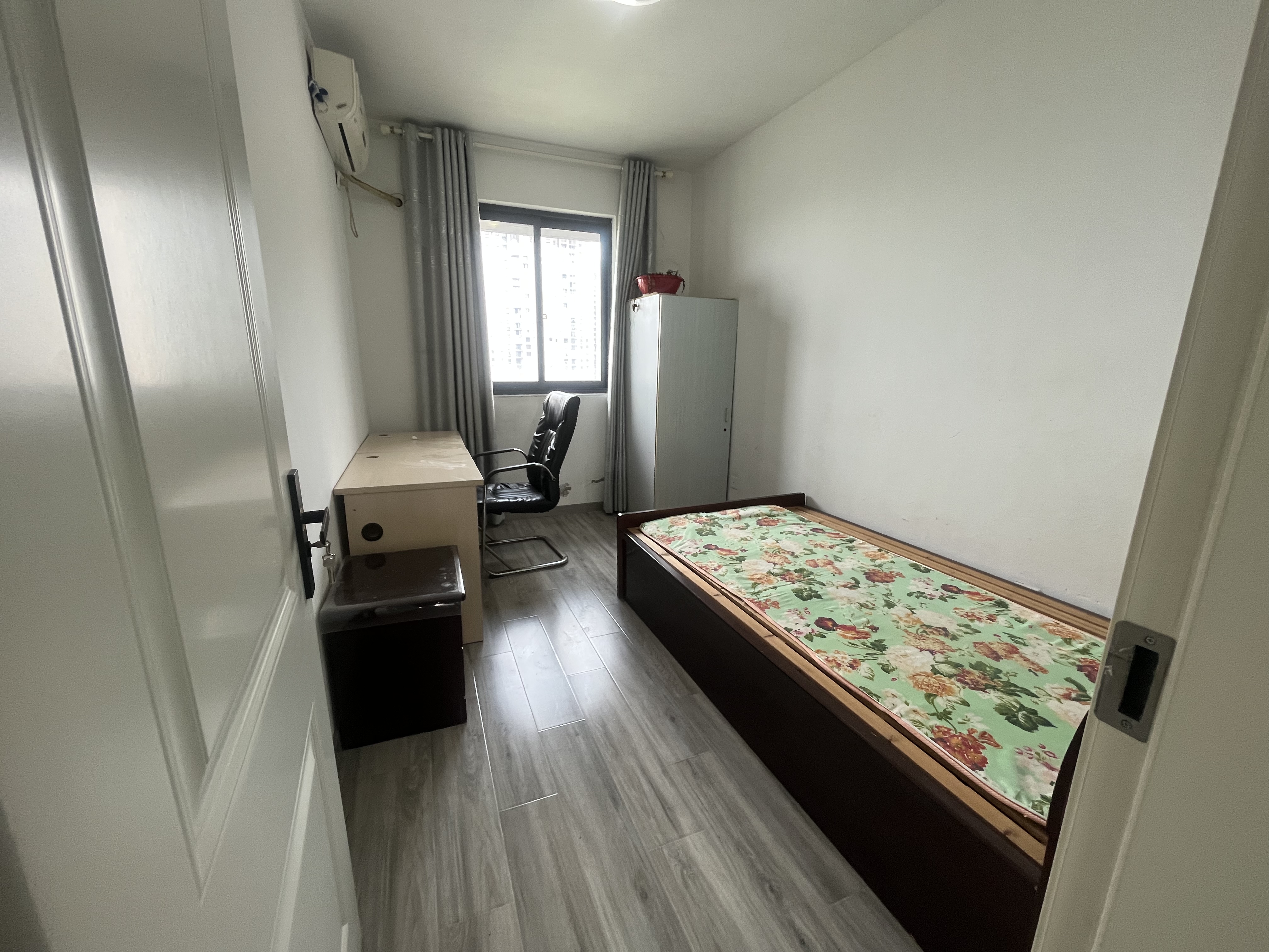 炜赋花苑 3室2厅1卫 128m&sup2;
