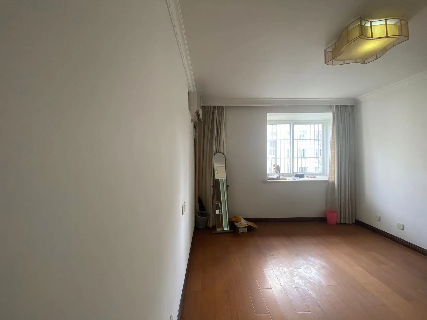 春晖花园 3室2厅2卫 133.97m&sup2;