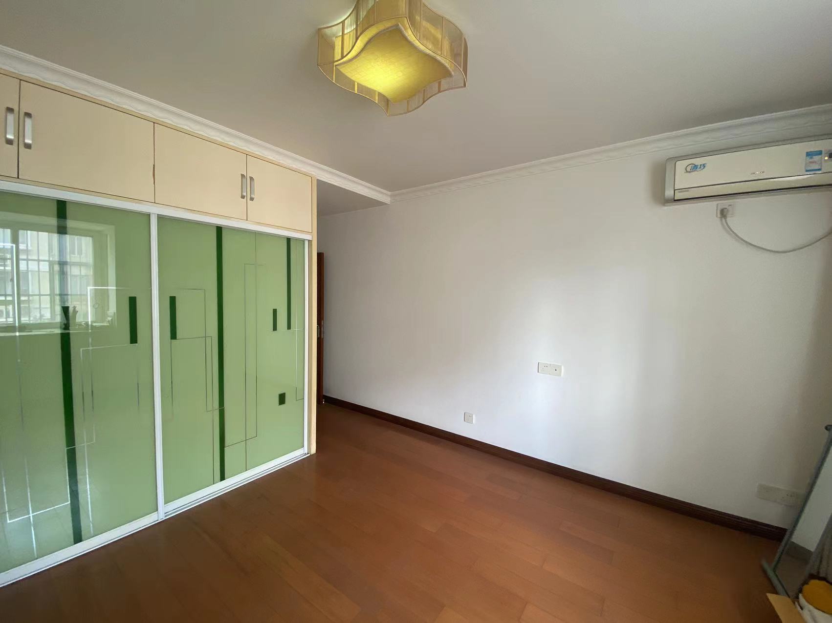 春晖花园 3室2厅2卫 133.97m&sup2;