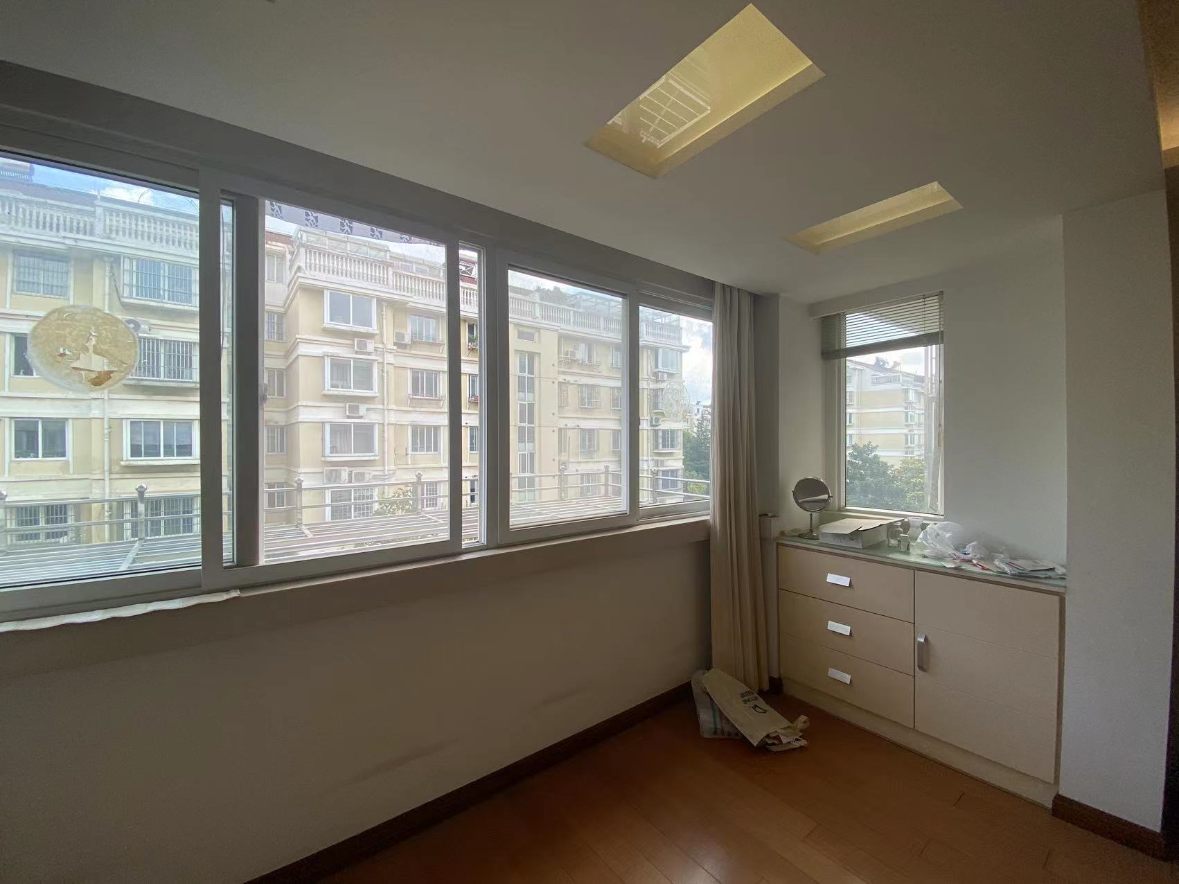 春晖花园 3室2厅2卫 133.97m&sup2;