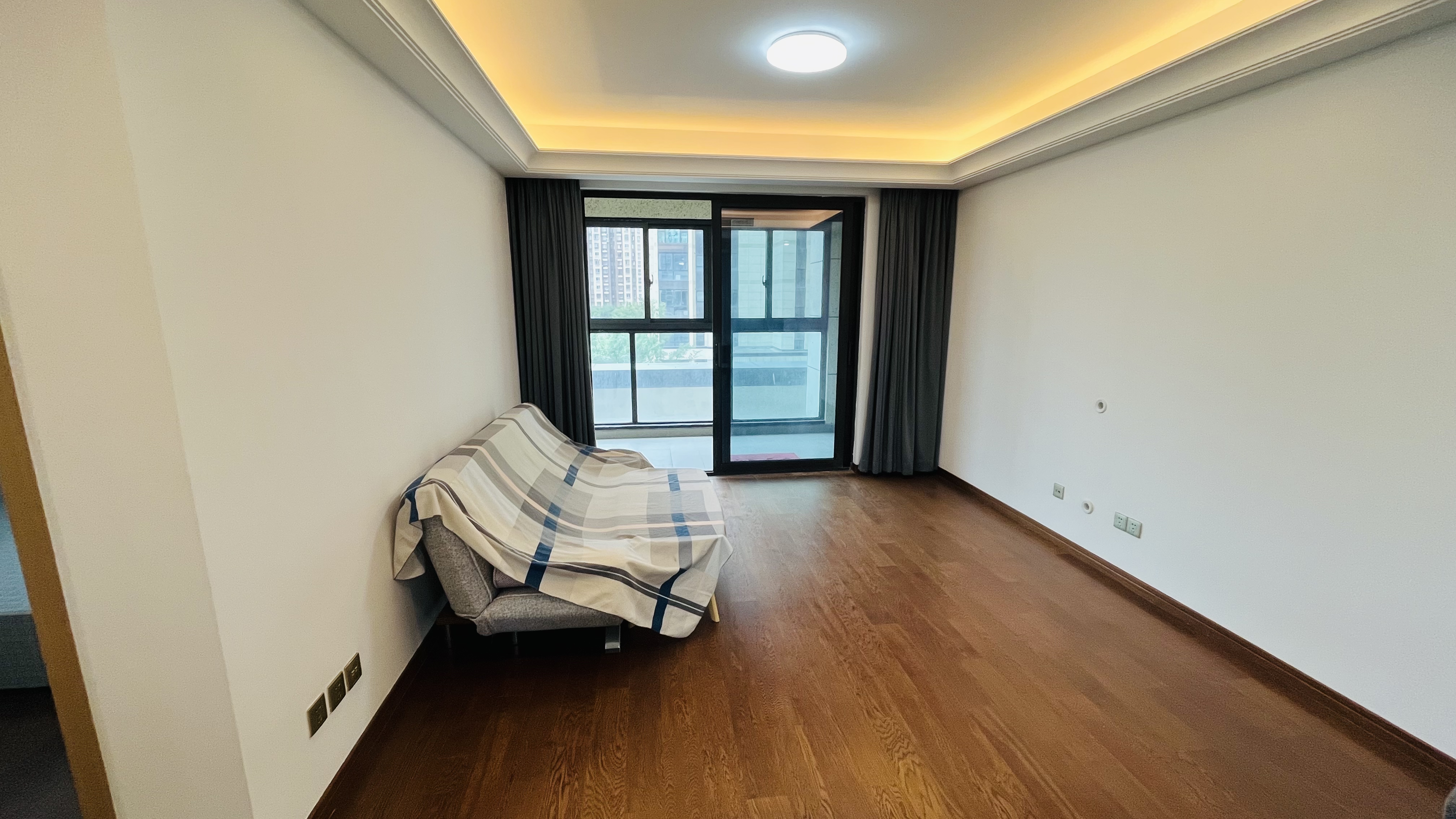 雍华府 3室2厅2卫 114m²