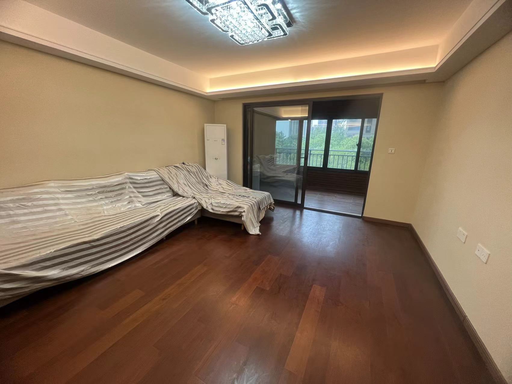 万科公园里二期 3室2厅2卫 120m&sup2;