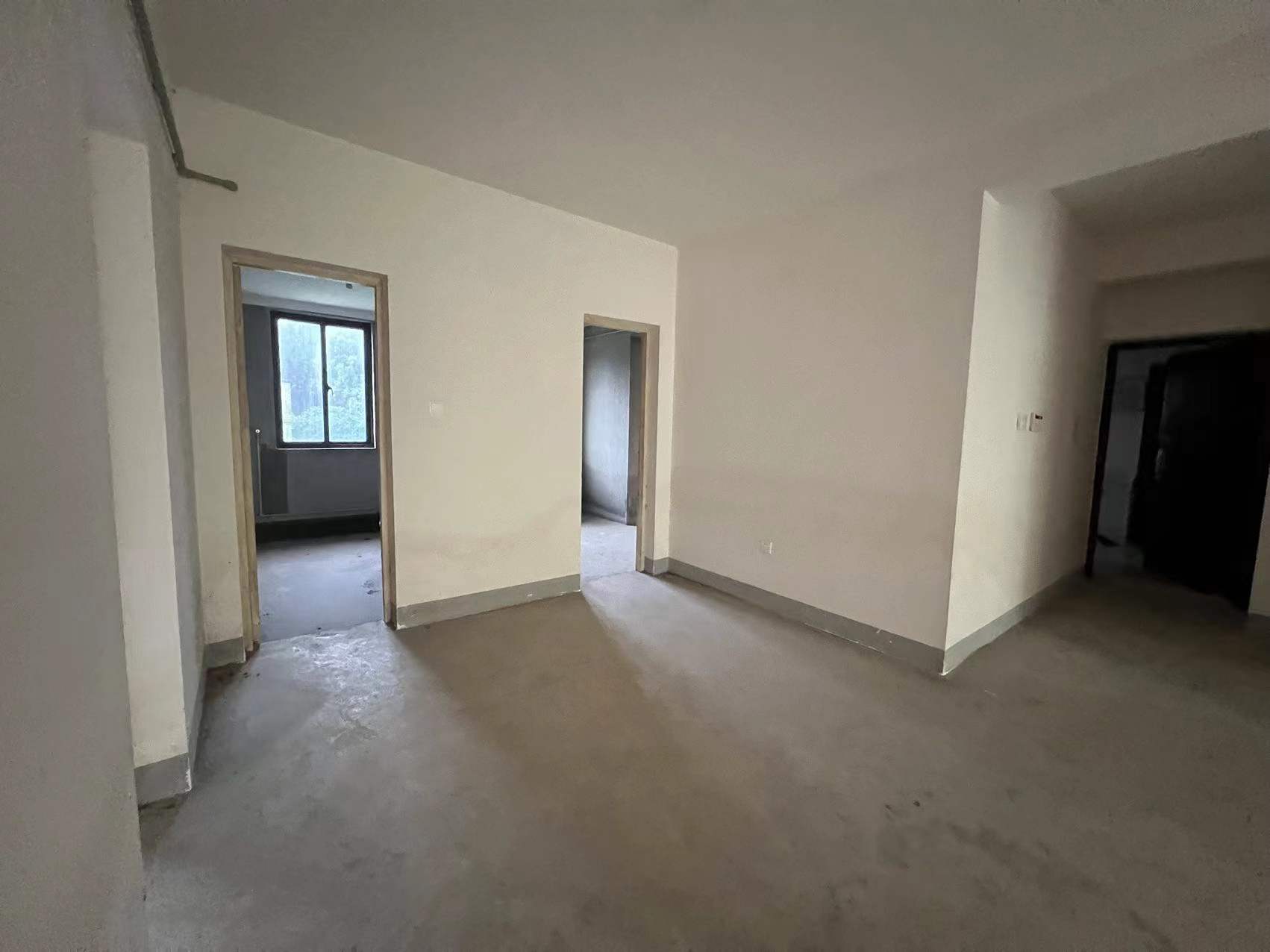 紫东南苑南区 3室2厅2卫 138m²