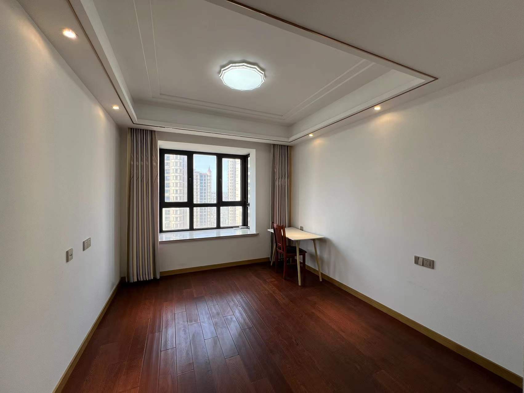 中南世纪花城三期 4室2厅2卫 163.35m&sup2;