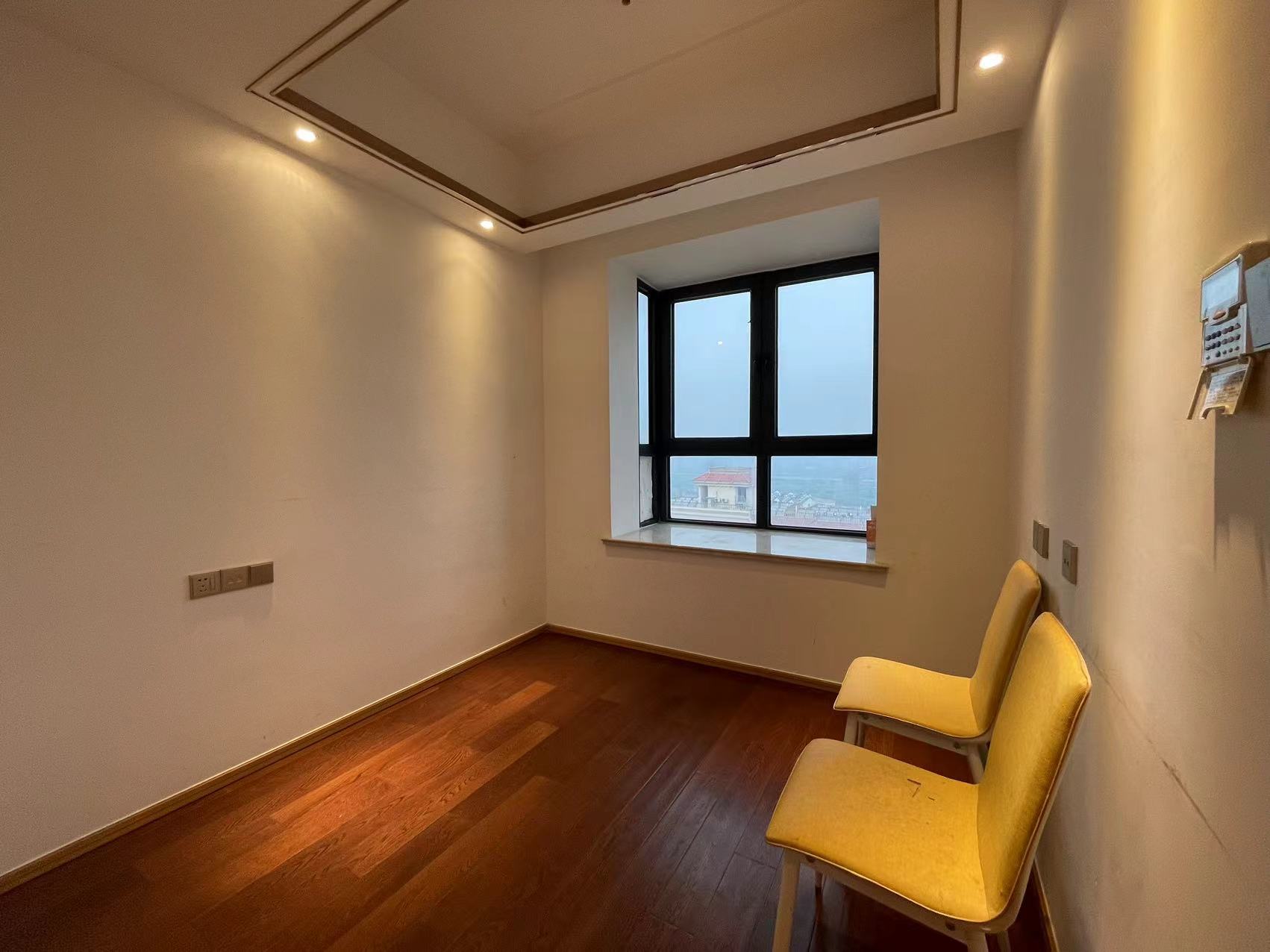 中南世纪花城三期 4室2厅2卫 143.67m&sup2;