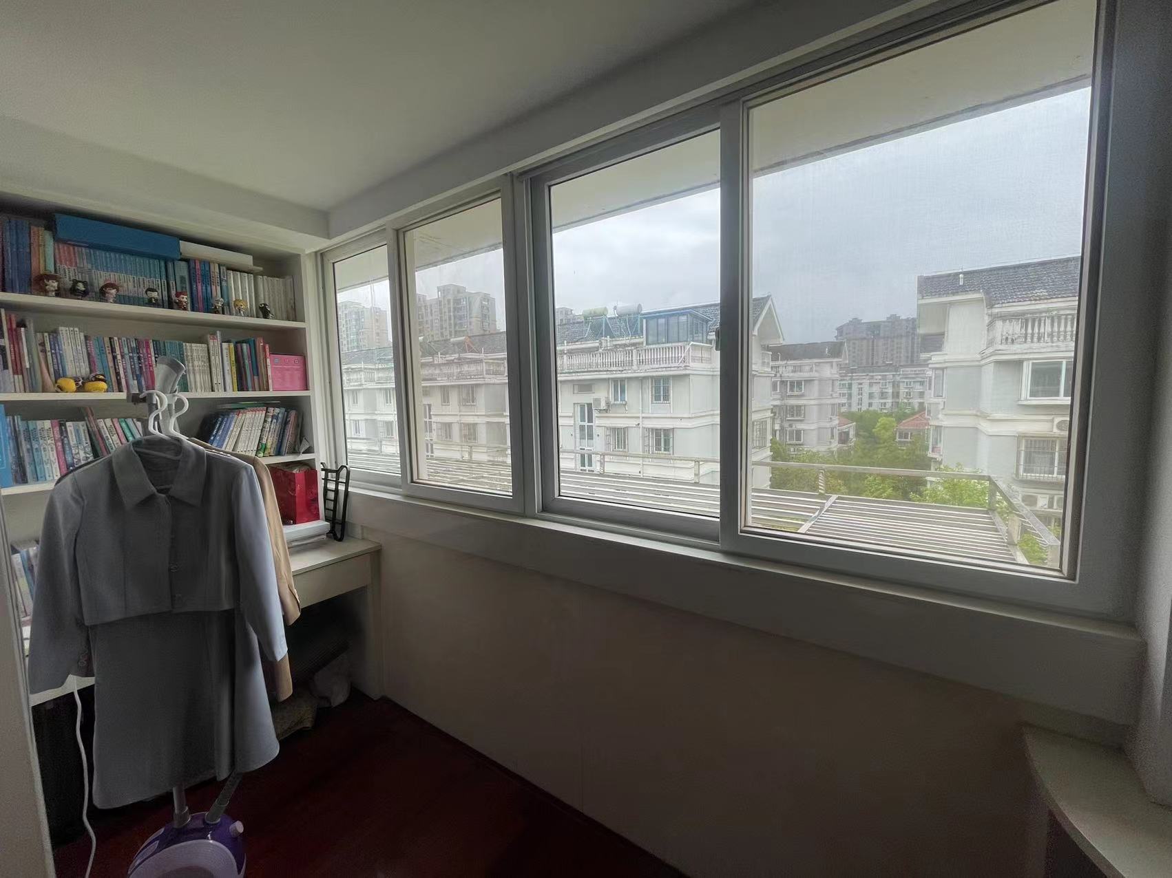 春晖花园 5室2厅2卫 197m&sup2;