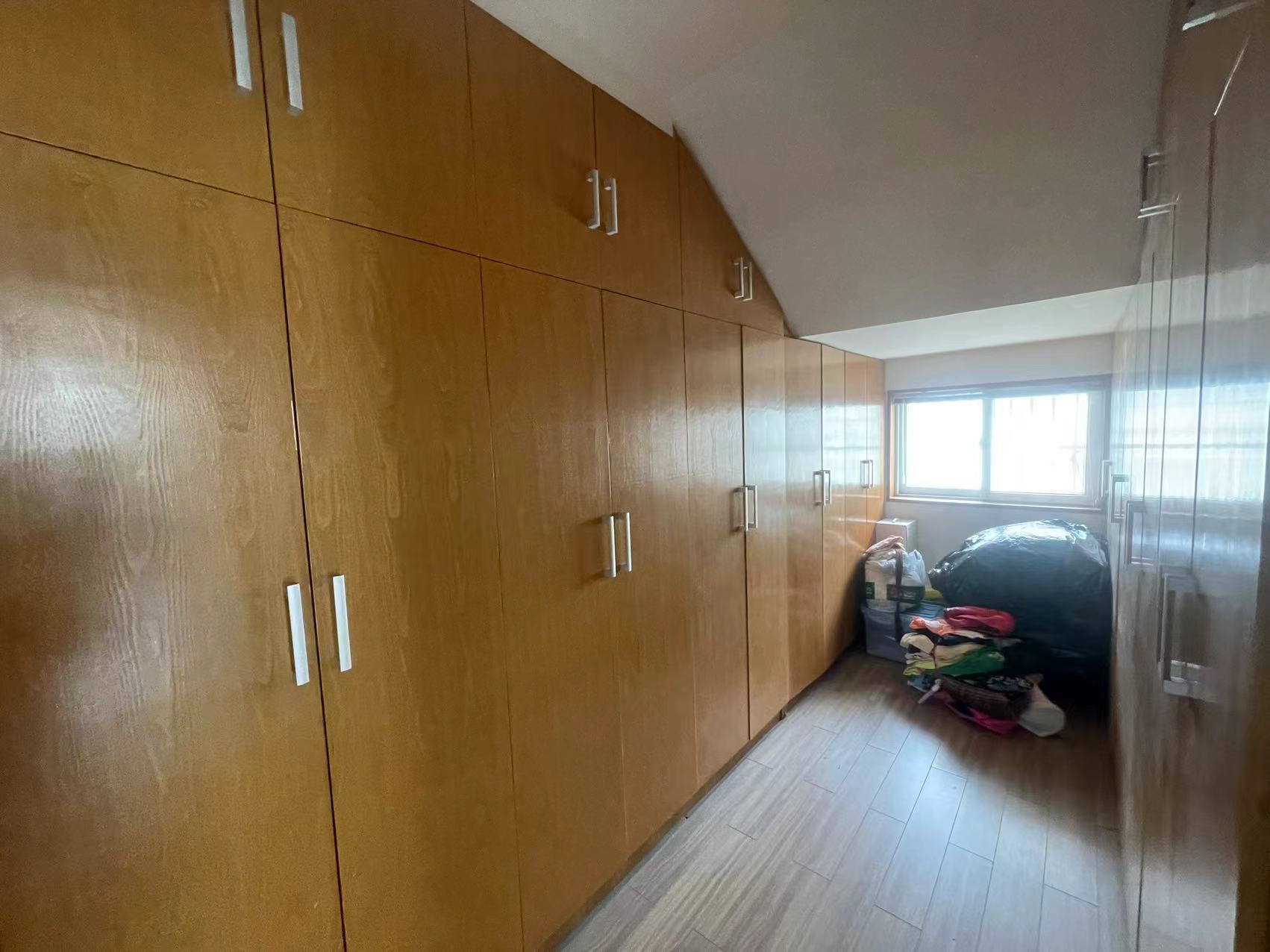 春晖花园 5室2厅2卫 197m&sup2;