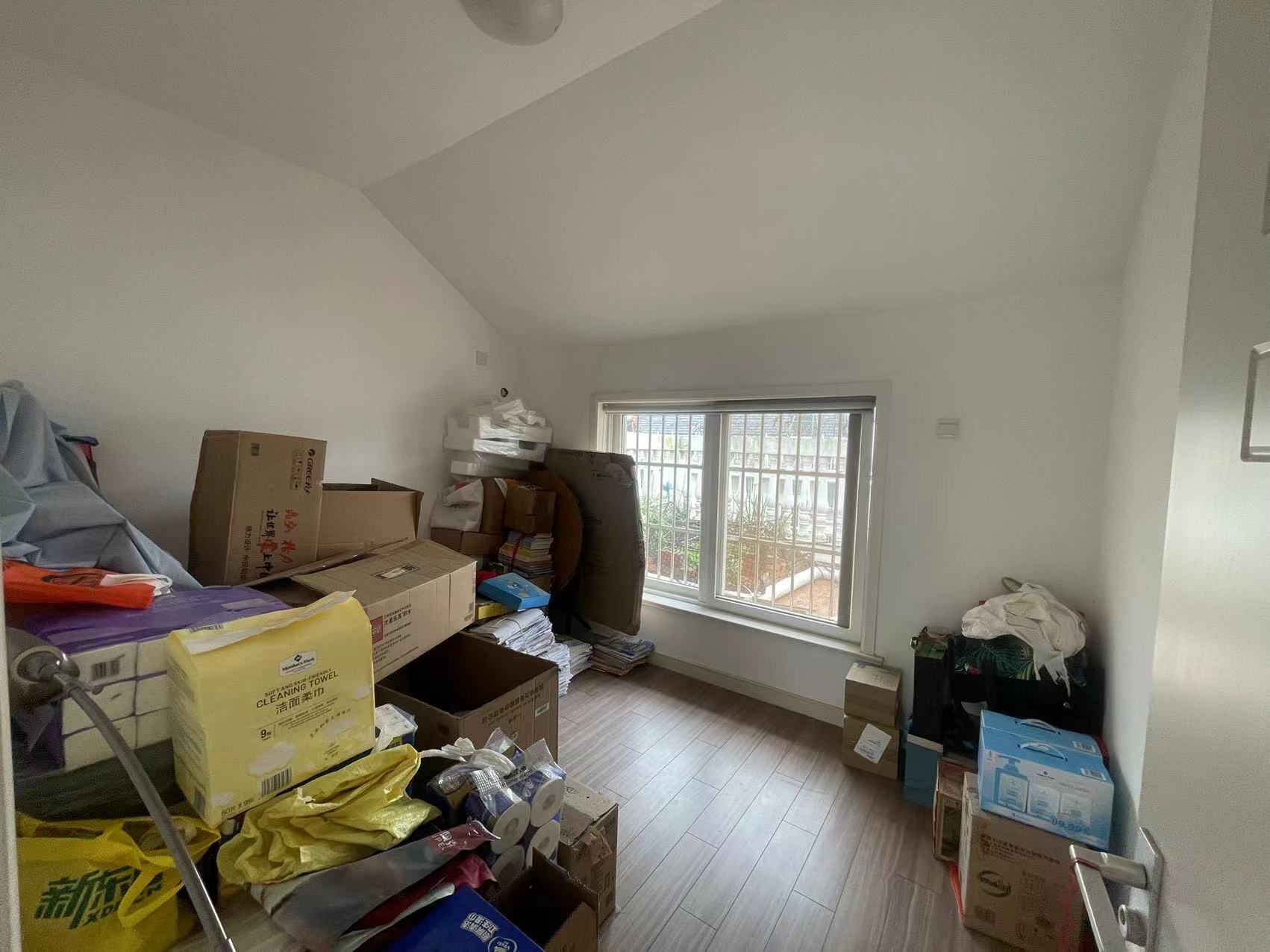 春晖花园 5室2厅2卫 197m&sup2;