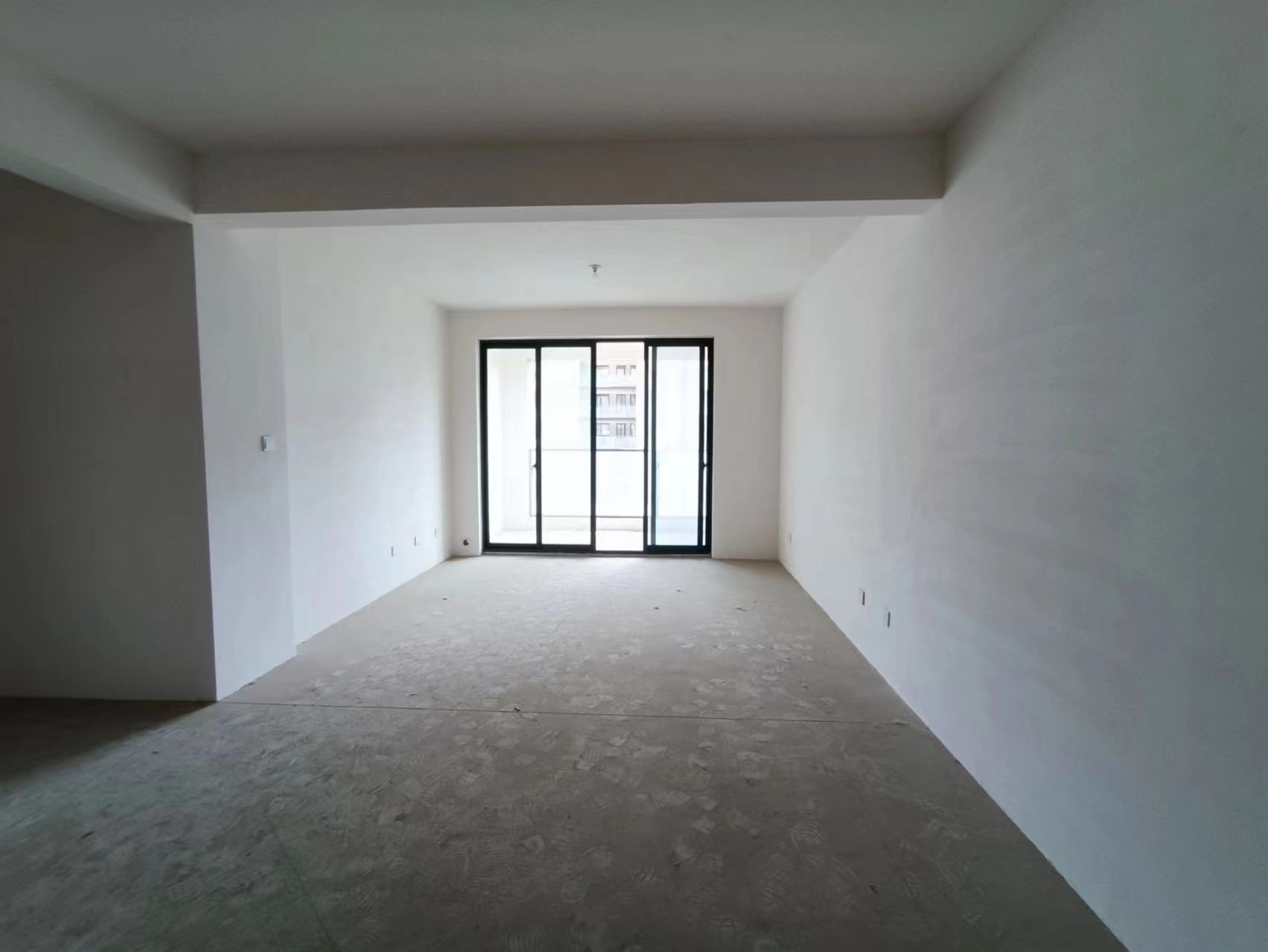湖畔天下 3室2厅1卫 110m²