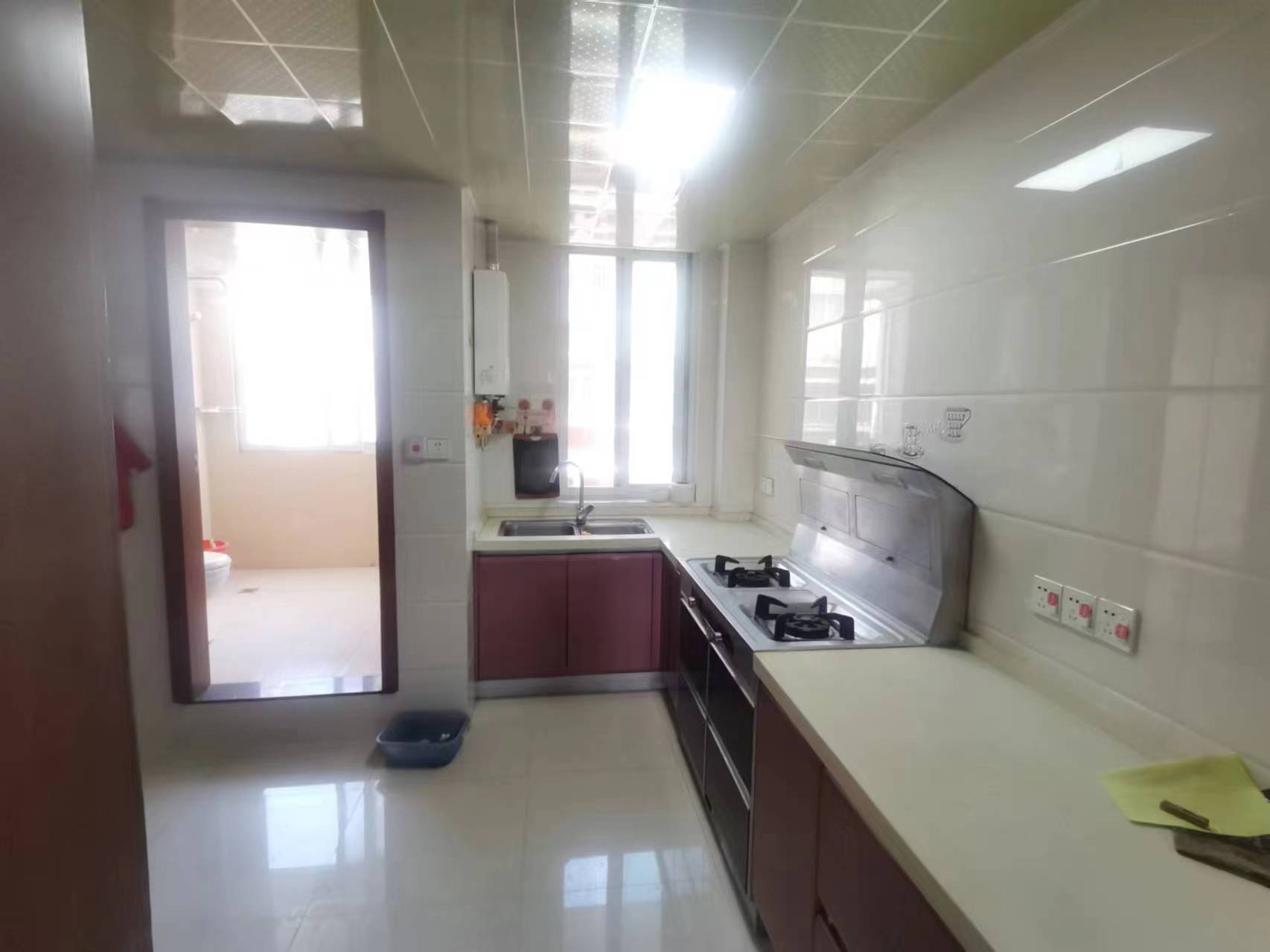 新港花苑西区 4室3厅2卫 132.00m&sup2;