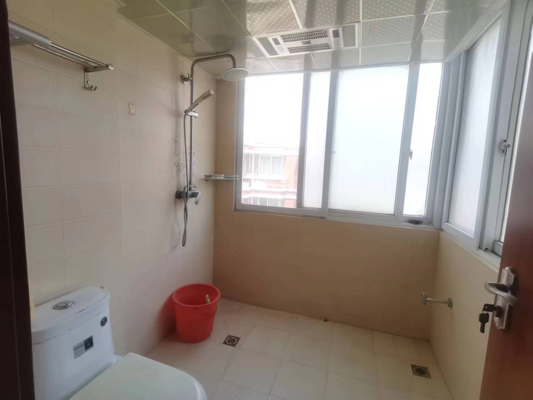 新港花苑西区 4室3厅2卫 132.00m&sup2;