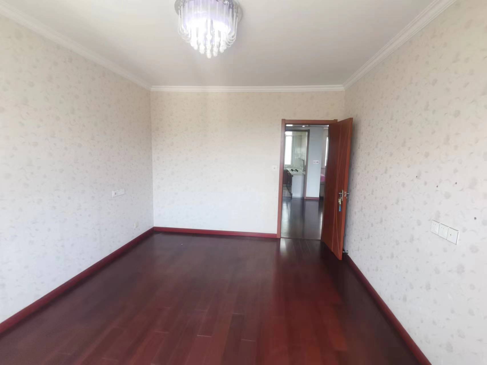 新港花苑西区 4室3厅2卫 132.00m&sup2;