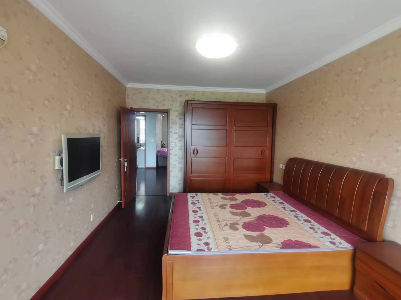 新港花苑西区 4室3厅2卫 132.00m&sup2;