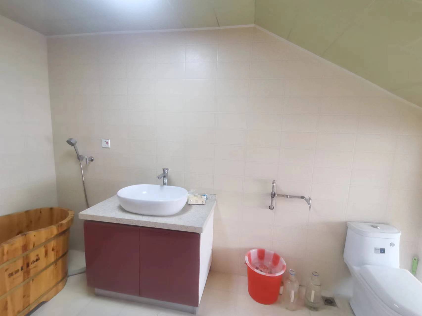新港花苑西区 4室3厅2卫 132.00m&sup2;