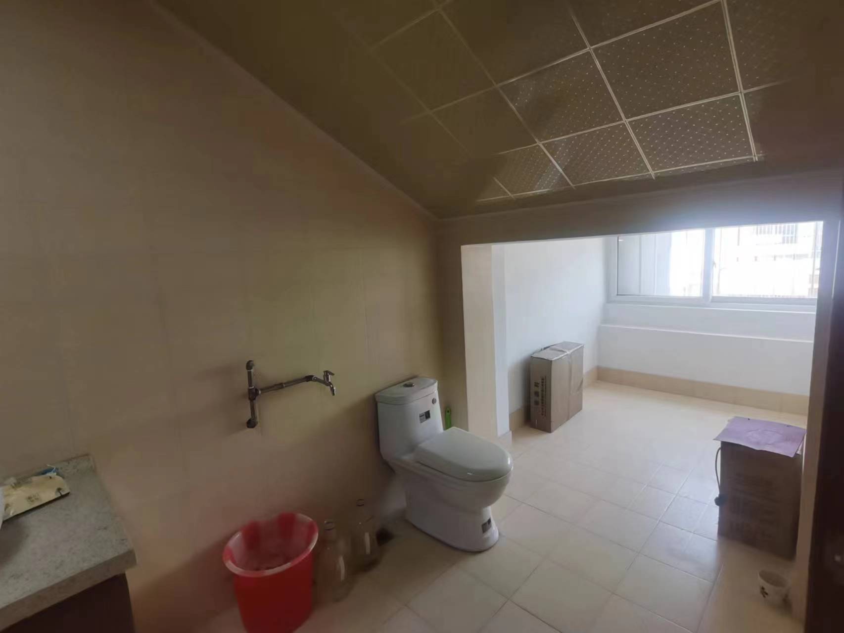 新港花苑西区 4室3厅2卫 132.00m&sup2;