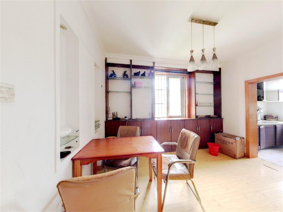 城港新村 2室1厅1卫 65m&sup2;