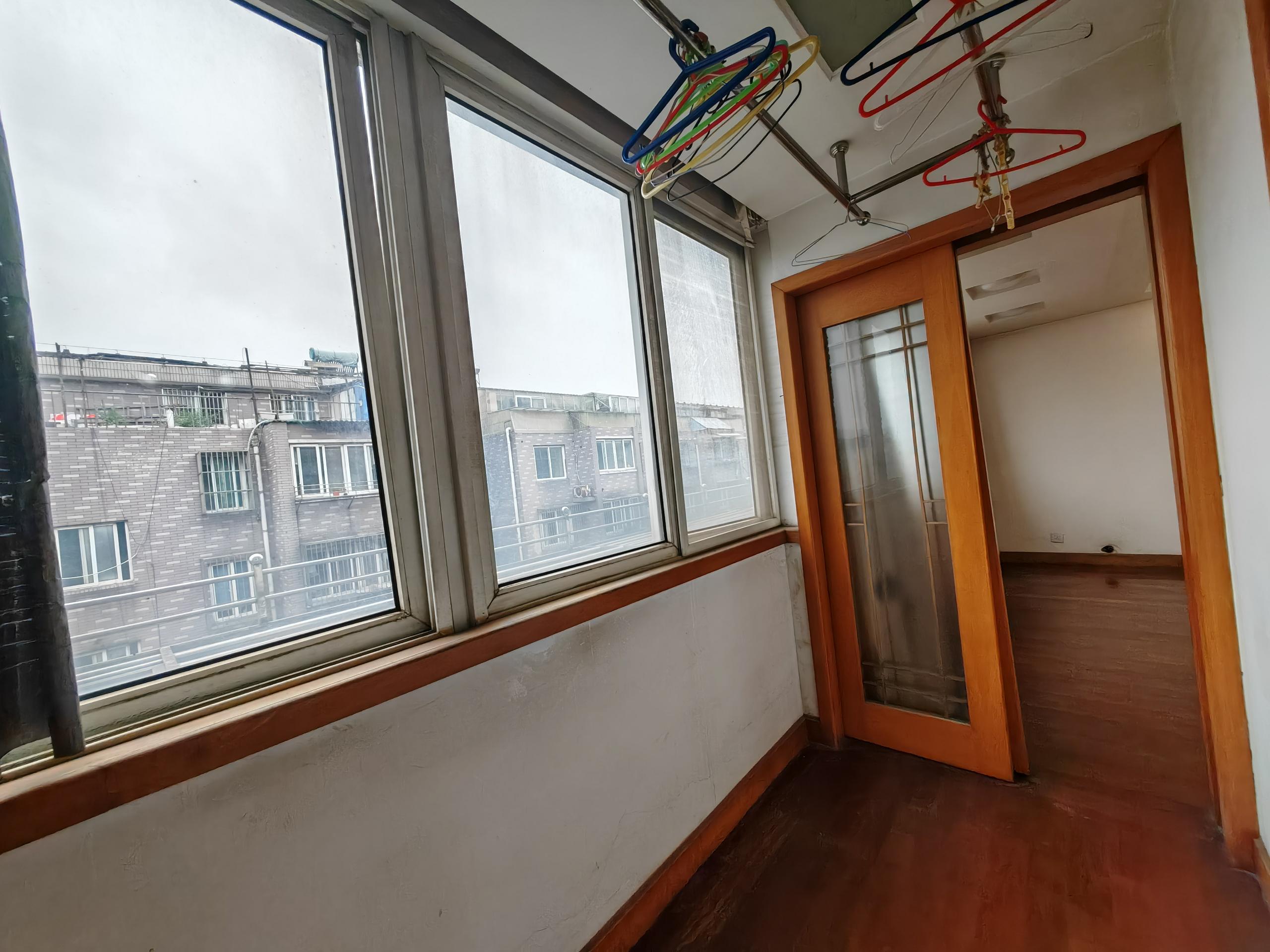 新龙花苑 3室2厅1卫 136.63m&sup2;