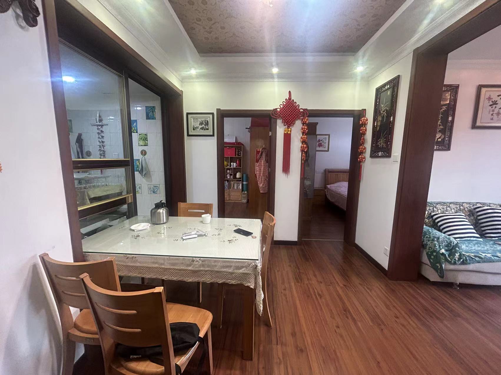 任港路2号 3室2厅1卫 101.82m²