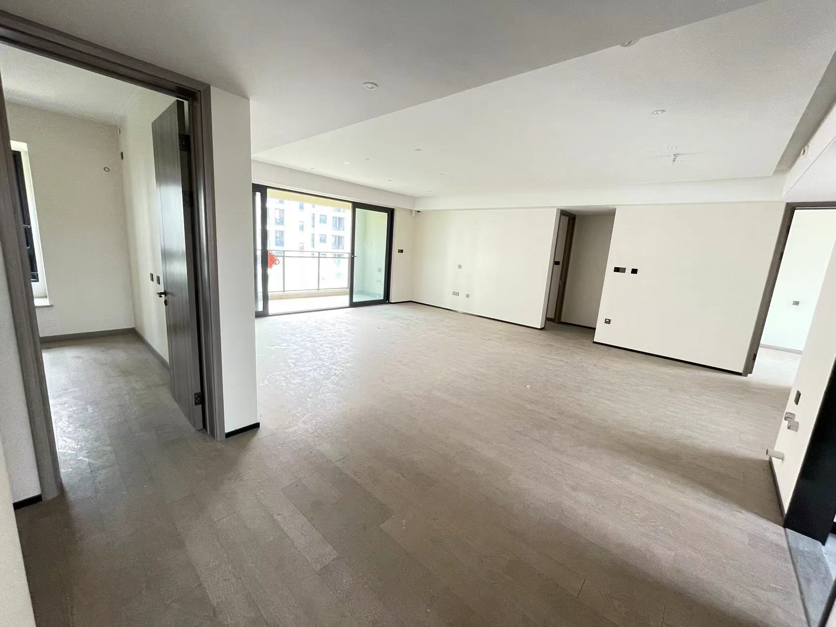 万科翡翠公园 3室2厅2卫 125m²