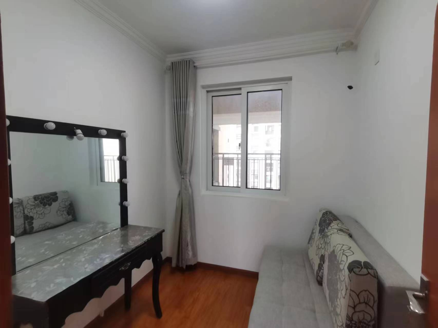 景瑞御府 3室2厅1卫 93m&sup2;