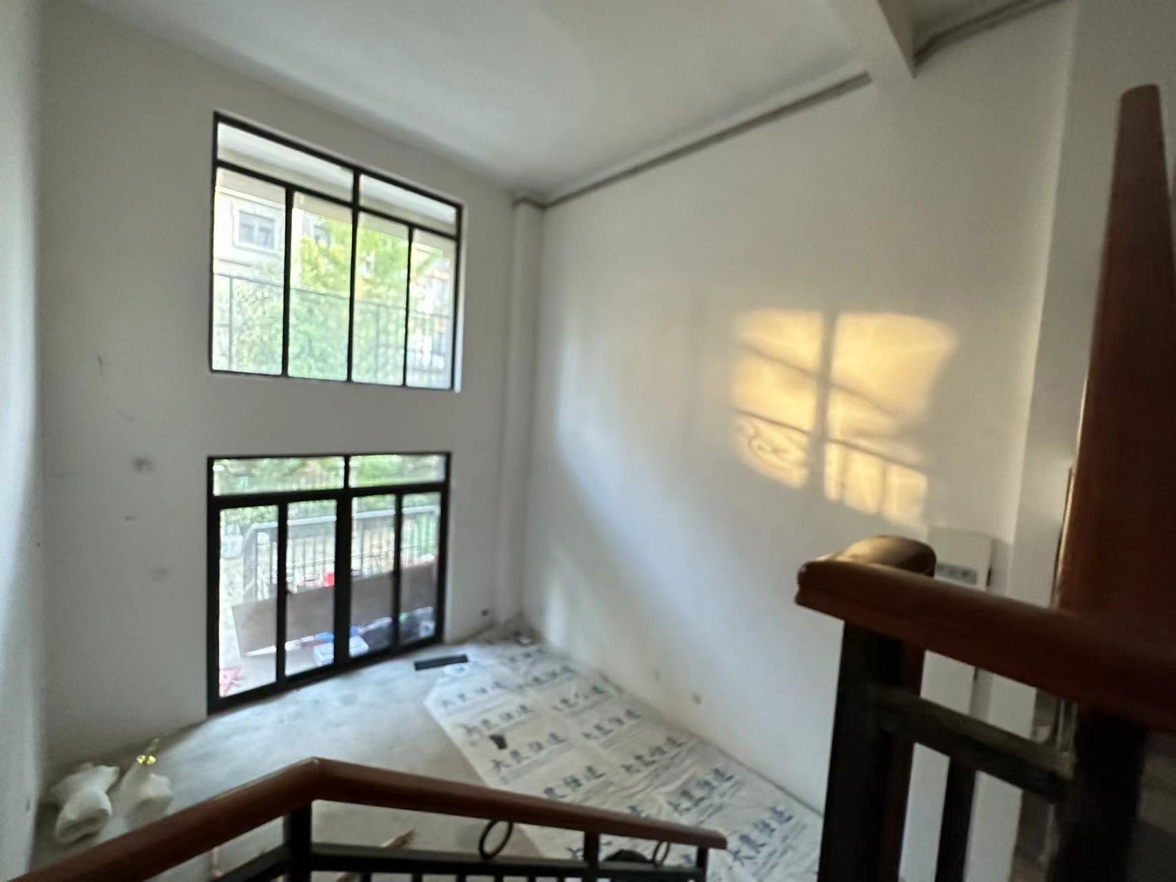 城市嘉苑 6室2厅4卫 289.94m²