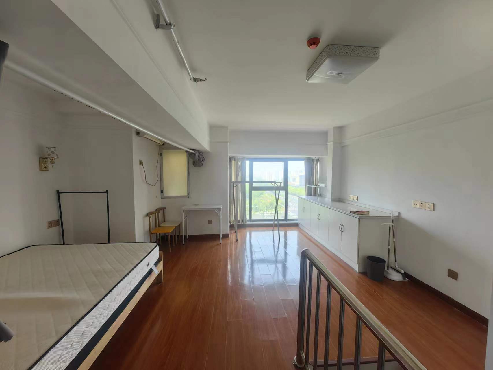天空之城 1室1厅1卫 1300m&sup2;