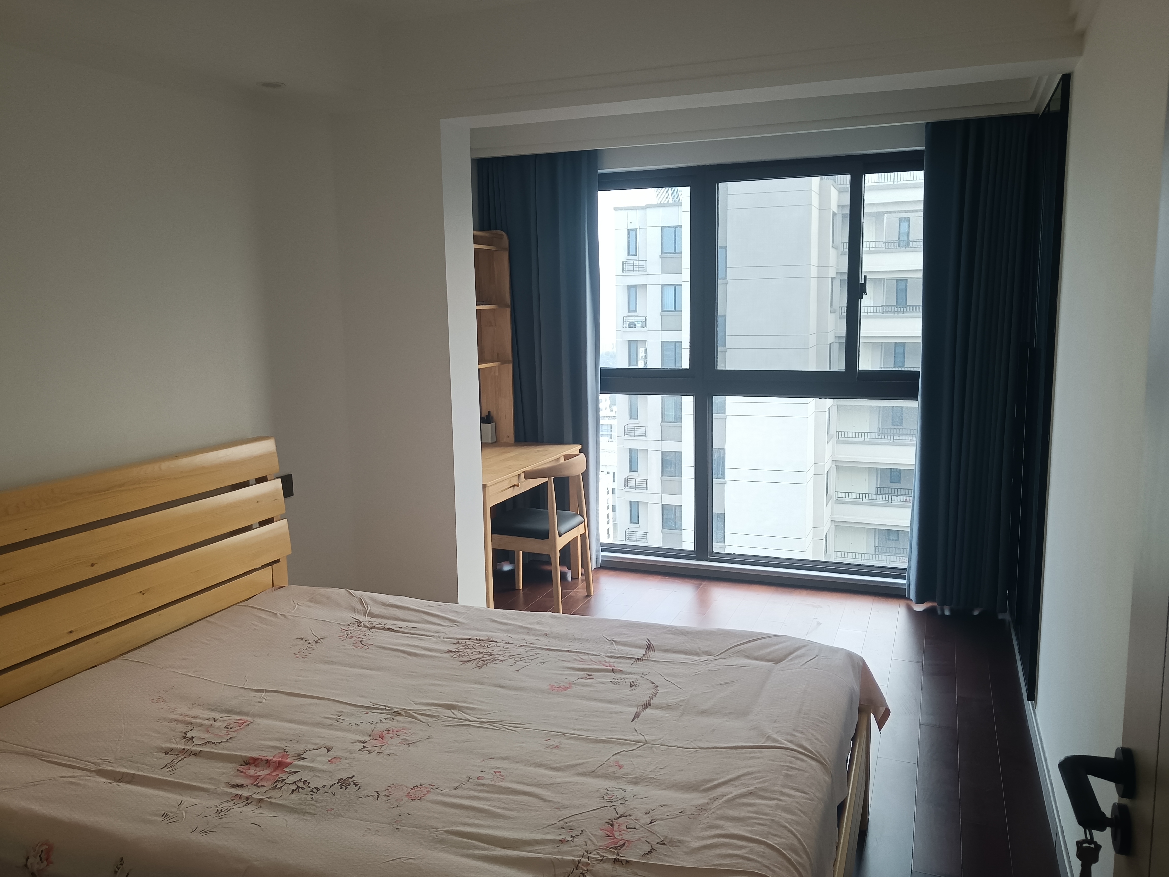 绿地江海图 3室2厅2卫 98m²