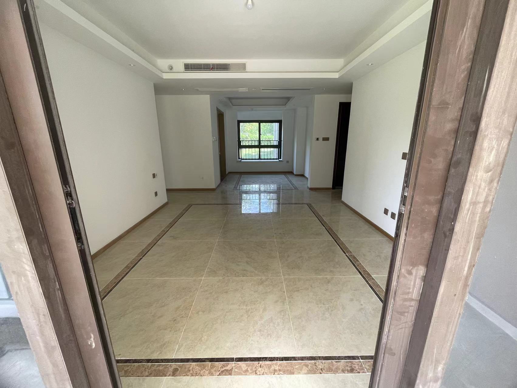 林肯公园 4室2厅2卫 123m&sup2;