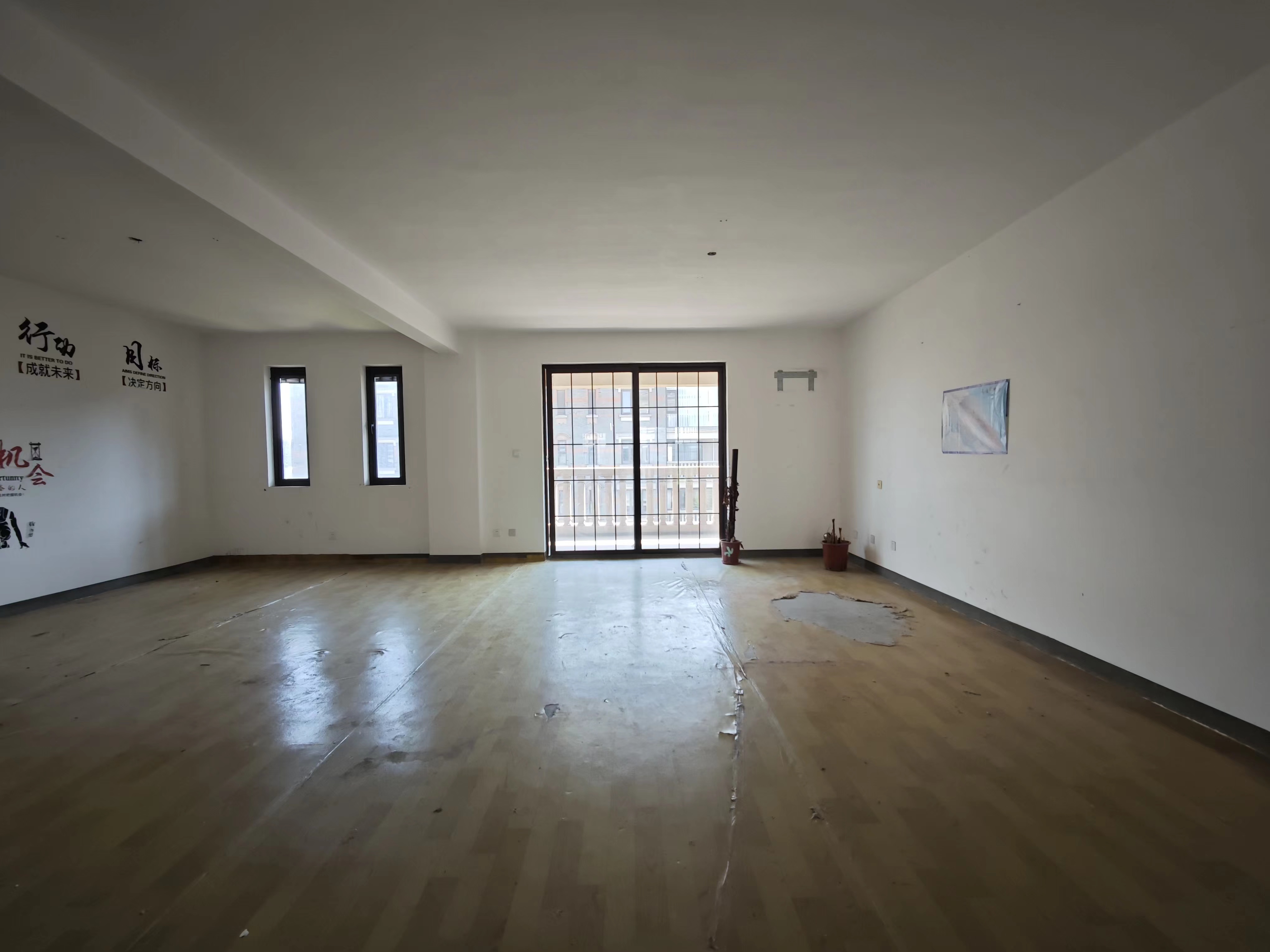 南通壹城水清木华 4室2厅2卫 233.00m&sup2;